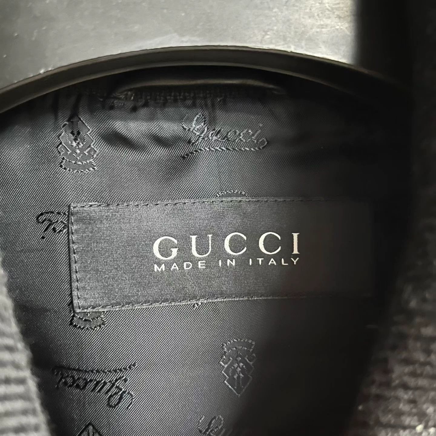 Gucci Gucci's latest black striped zippered long-sleeved jacket. Size US M / EU 48-50 / 2 - 3 Thumbnail