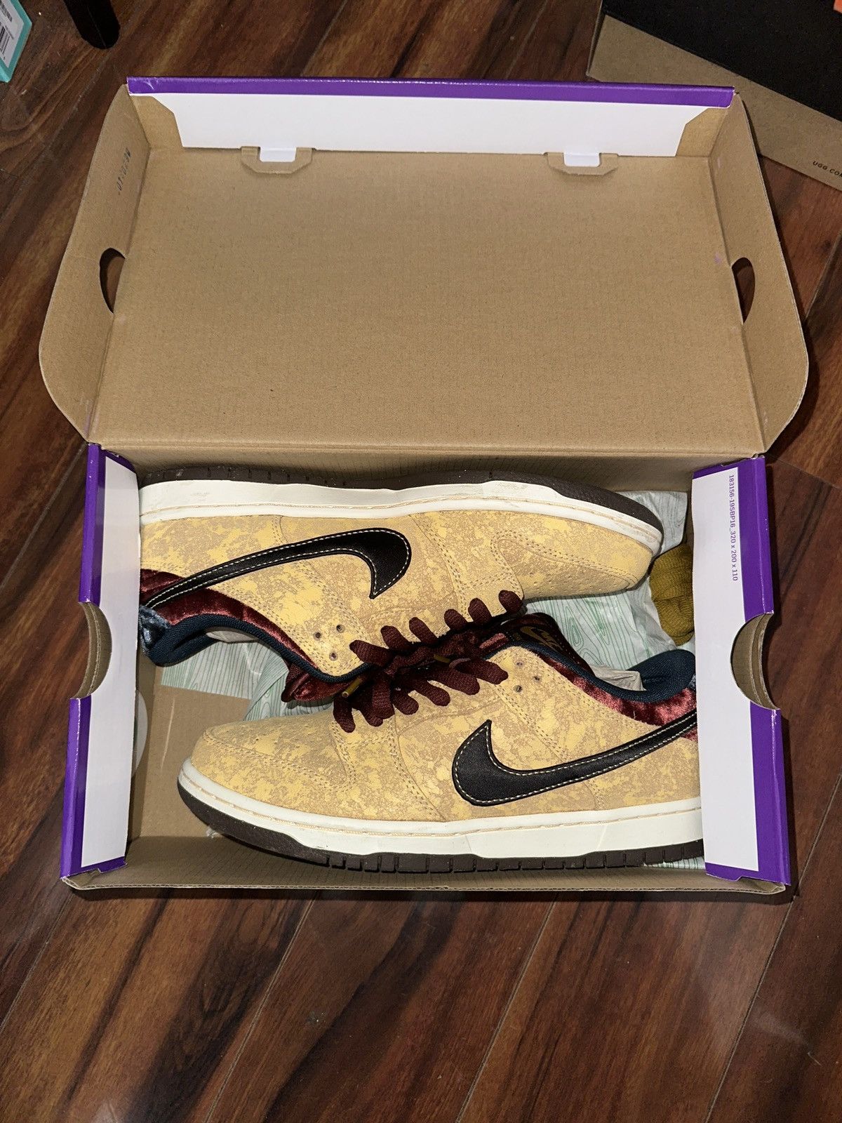 Nike SB Nike SB Dunk Low Size US 8.5 / EU 41-42 - 1 Thumbnail