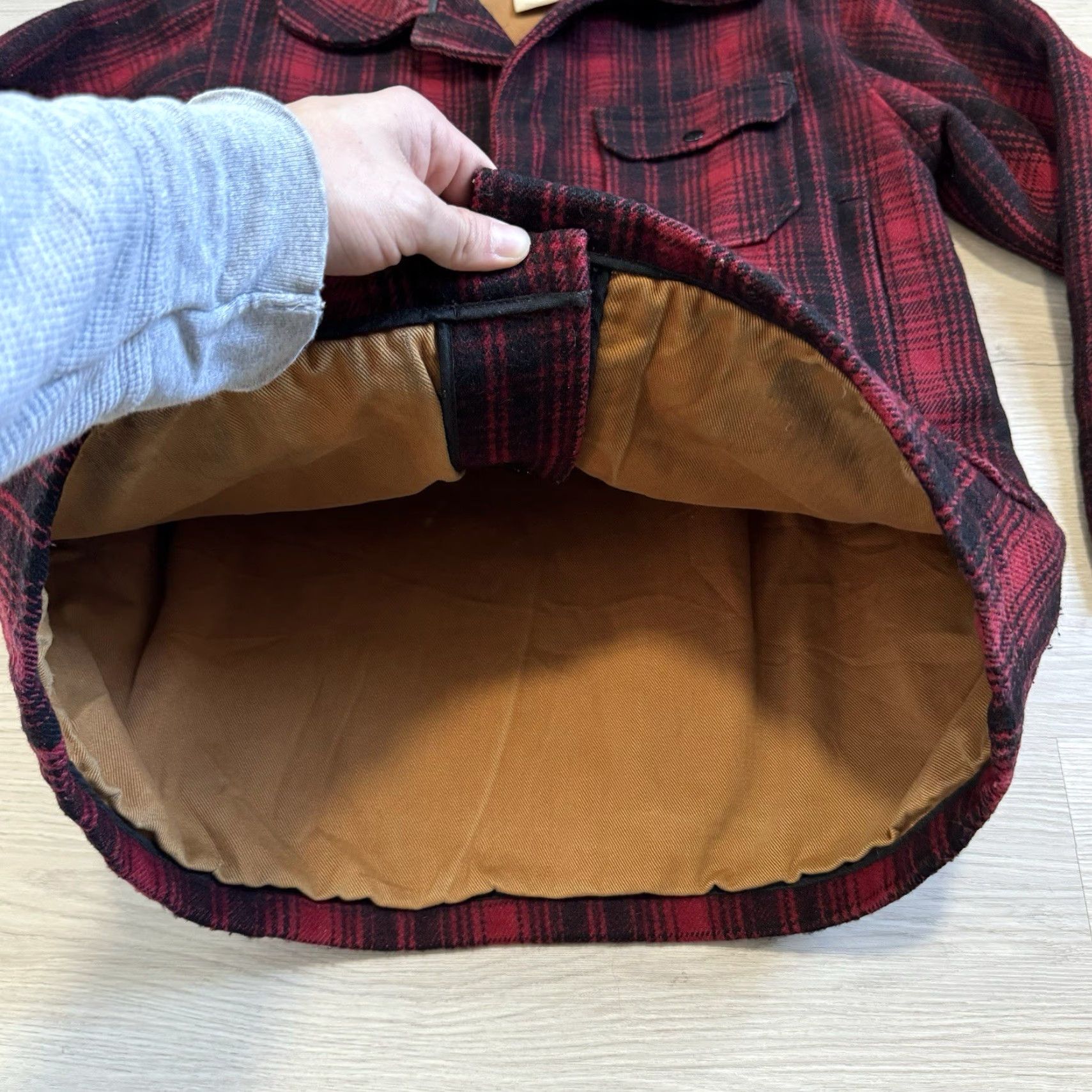 Vintage VINTAGE Woolrich Hunting Coat Jacket - 40 Red Plaid Wool Mackinaw Size US XXS / EU 40 - 4 Thumbnail