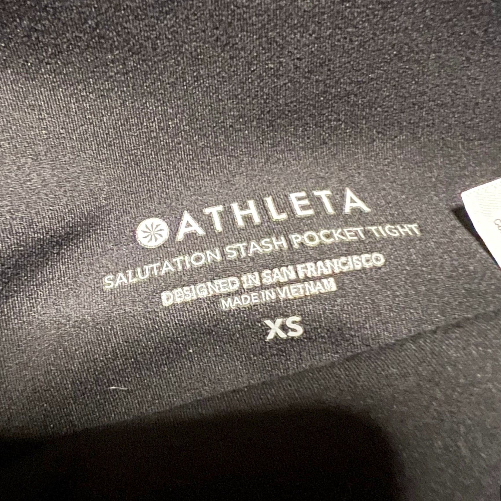 Athleta Athleta Leggings Womens XS Black Cropped Salutation Stash Pocket Size 26" / US 2 / IT 38 - 5 Thumbnail