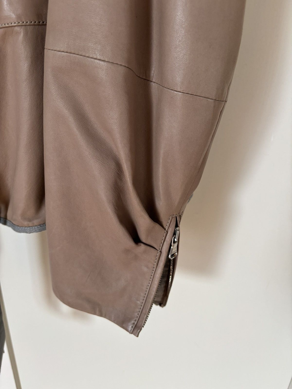 Brunello Cucinelli Brunello Cucinelli Elephant Beige Leather Bomber Jacket Size XL / US 12-14 / IT 48-50 - 9 Thumbnail