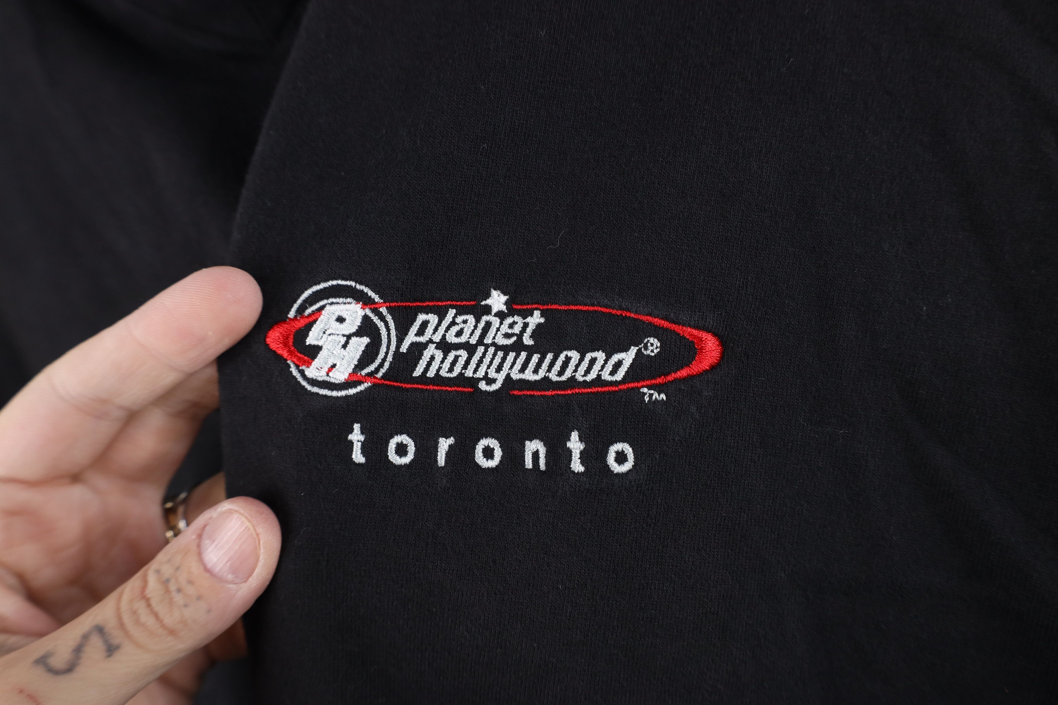 Vintage Vintage 90s Planet Hollywood Spell Out Toronto T-Shirt Black Size US L / EU 52-54 / 3 - 4 Thumbnail