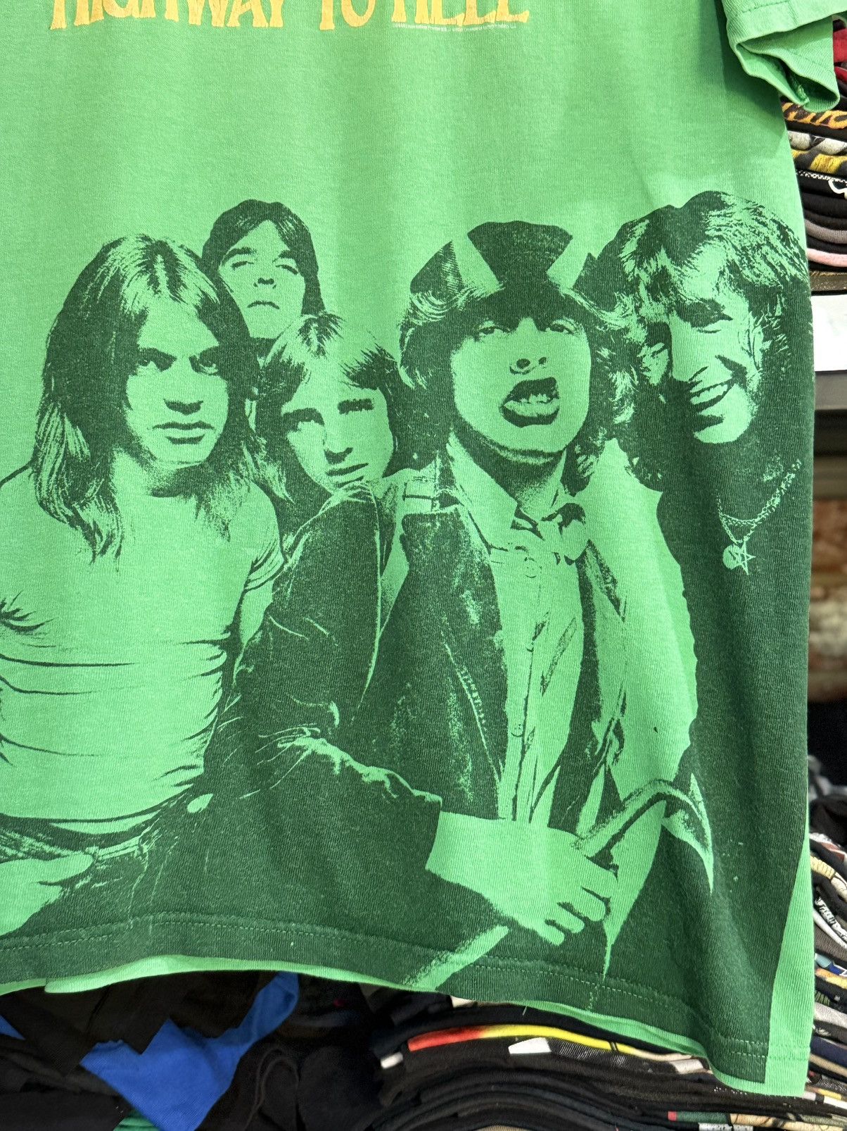 Band Tees Thrashed Vintage Acdc Highway To Hell Rare Colour Faded Tee Size US L / EU 52-54 / 3 - 2 Thumbnail