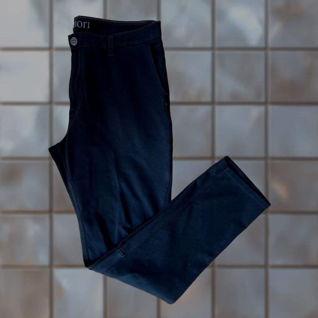 Vuori Vuori Everything Chino Pants 36 Black Lightweight Athleisure Workwear Slim Straight Men Casual Khakis 30.5in Inseam Size US 36 / EU 52 - 1 Thumbnail