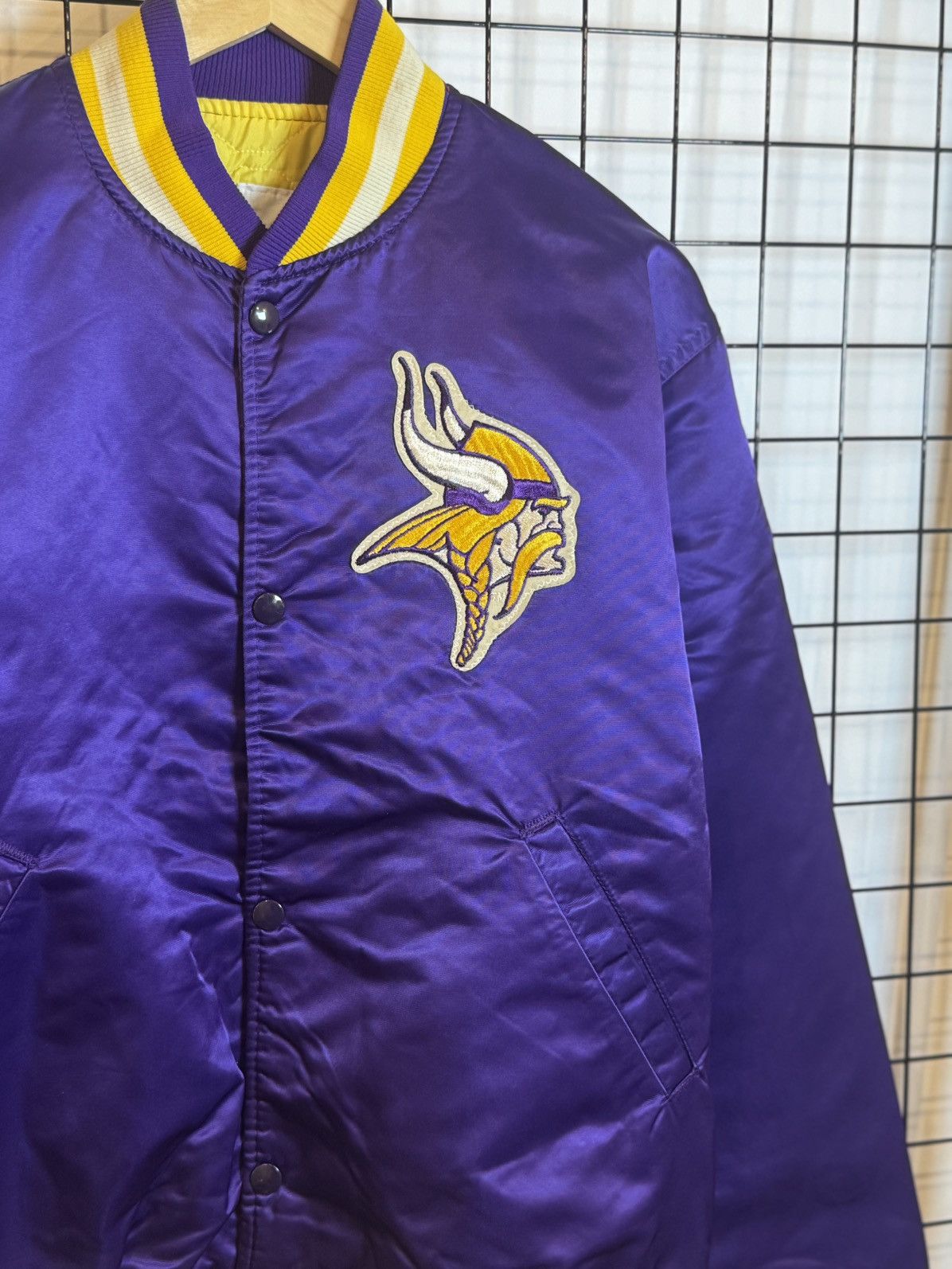 Starter Vintage Starter Pro Line NHL Minnesota Vikings Satin Bomber Size US L / EU 52-54 / 3 - 2 Thumbnail