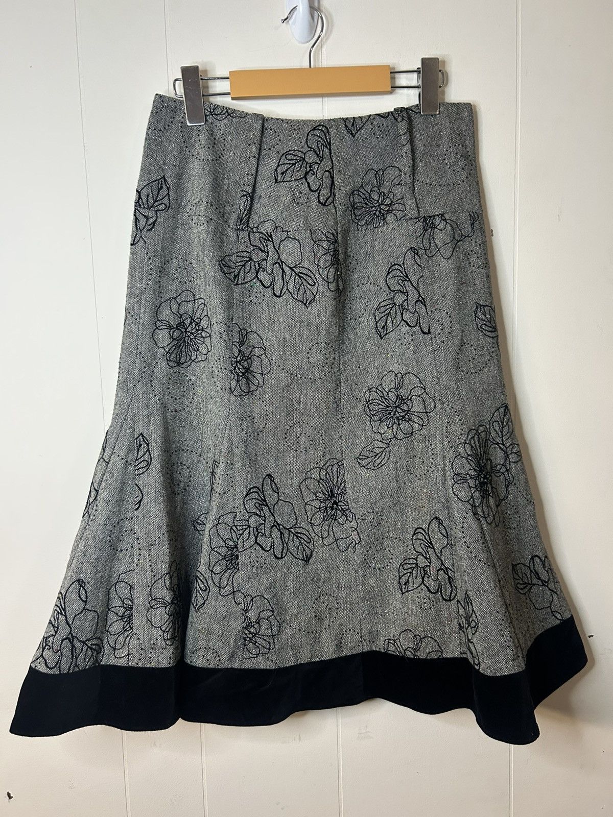 Other Ali Miles Sz 4 Gray Skirt Black Floral Pattern Fit And Flare Size 27" / US 4 / IT 40 - 1 Thumbnail
