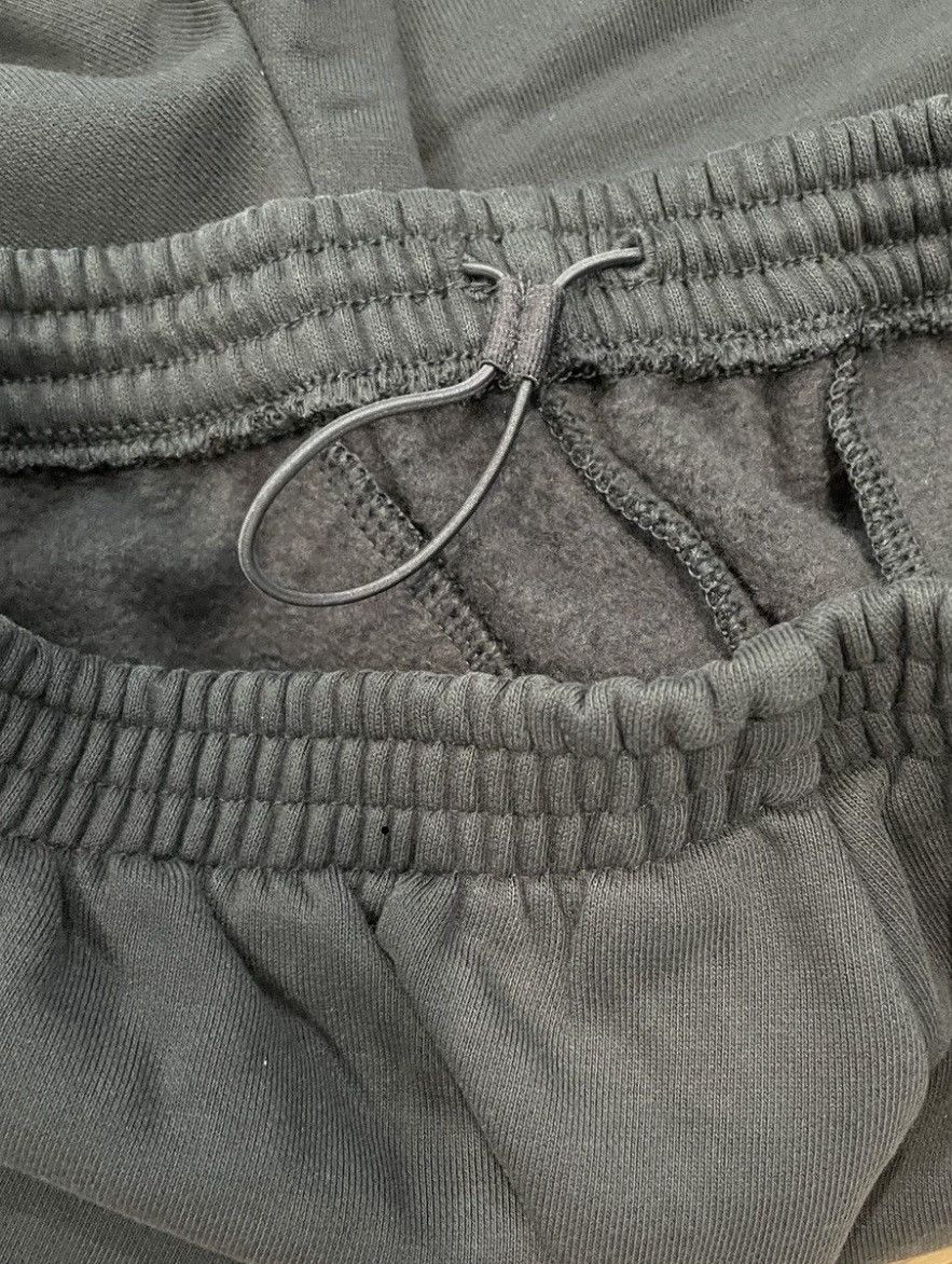 Balenciaga × Gap × Kanye West JULY SALE Yeezy Gap Balenciaga Sweatpants Black Size Medium Size US 32 / EU 48 - 7 Thumbnail
