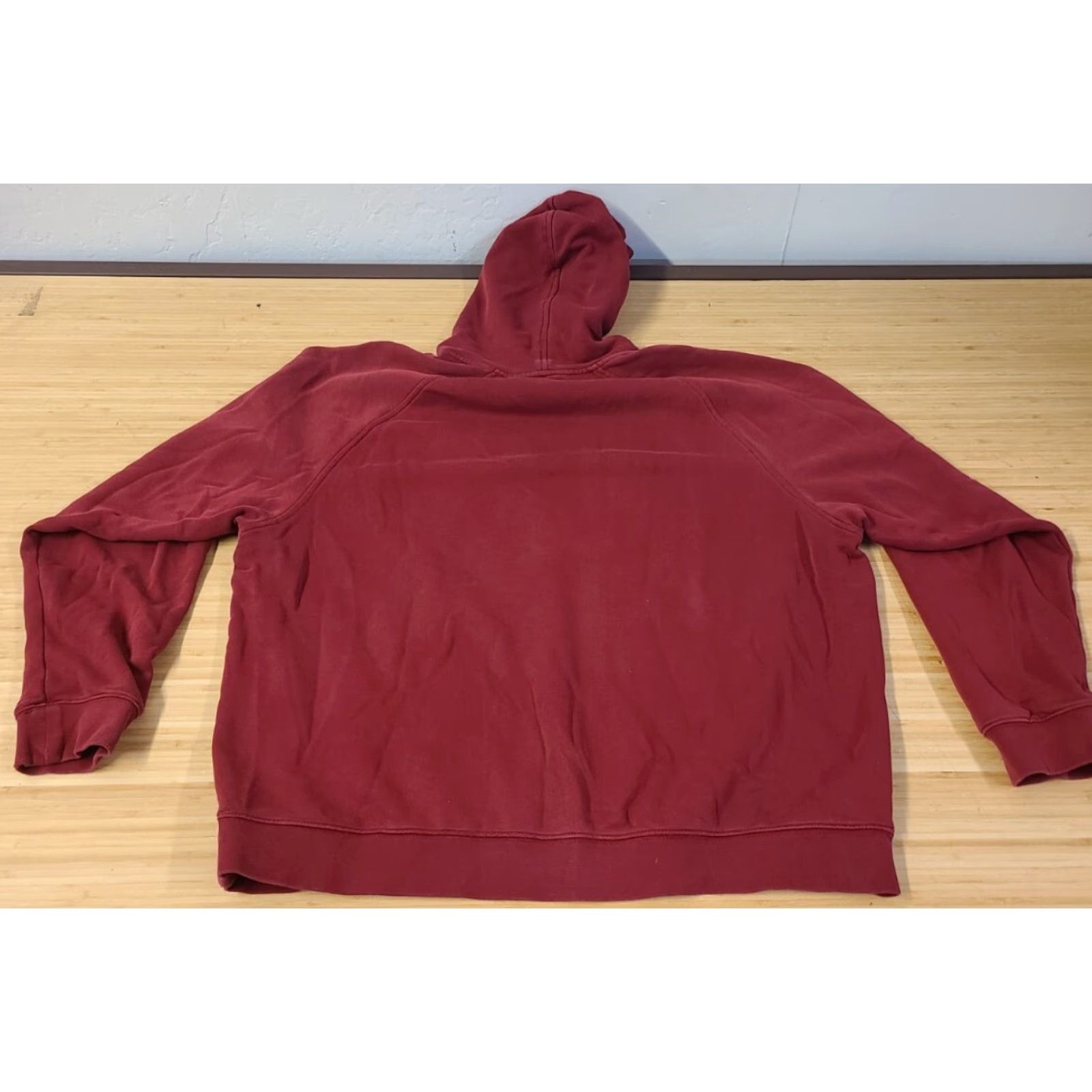 Nike VINTAGE Nike Hoodie Mens XL Red Swoosh Logo 90s Pullover Hooded Pocket Crew Neck Tonal Silver Tag Cotton Regular Size US XL / EU 56 / 4 - 7 Thumbnail