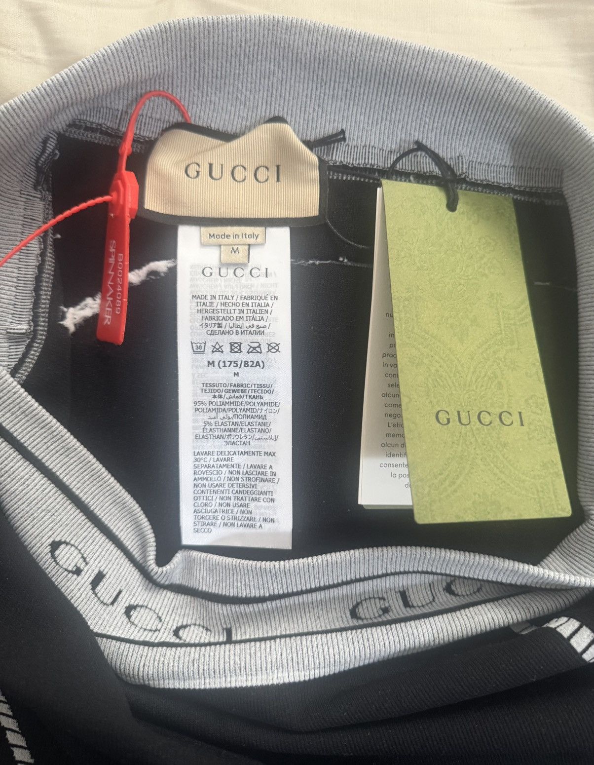 Gucci GUCCI Logo Waistband Knee-Length Short Leggings Size US 32 / EU 48 - 10 Thumbnail