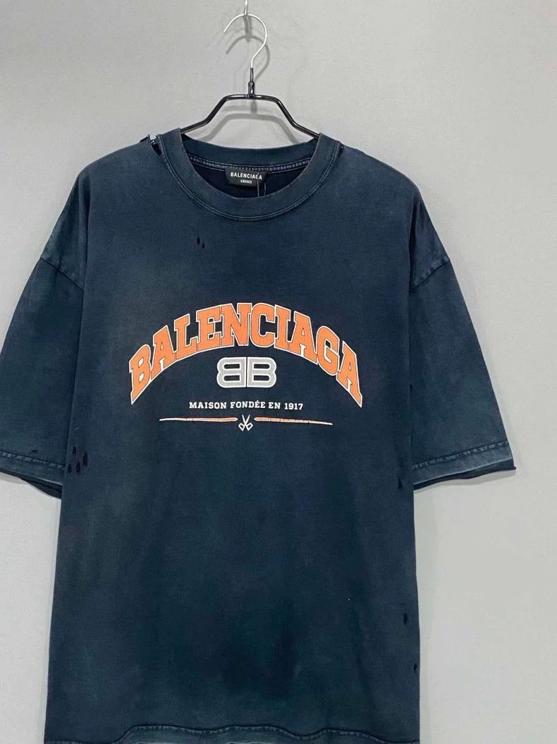 Balenciaga Balenciaga Make old damaged letters logo short sleeves Size US L / EU 52-54 / 3 - 2 Thumbnail