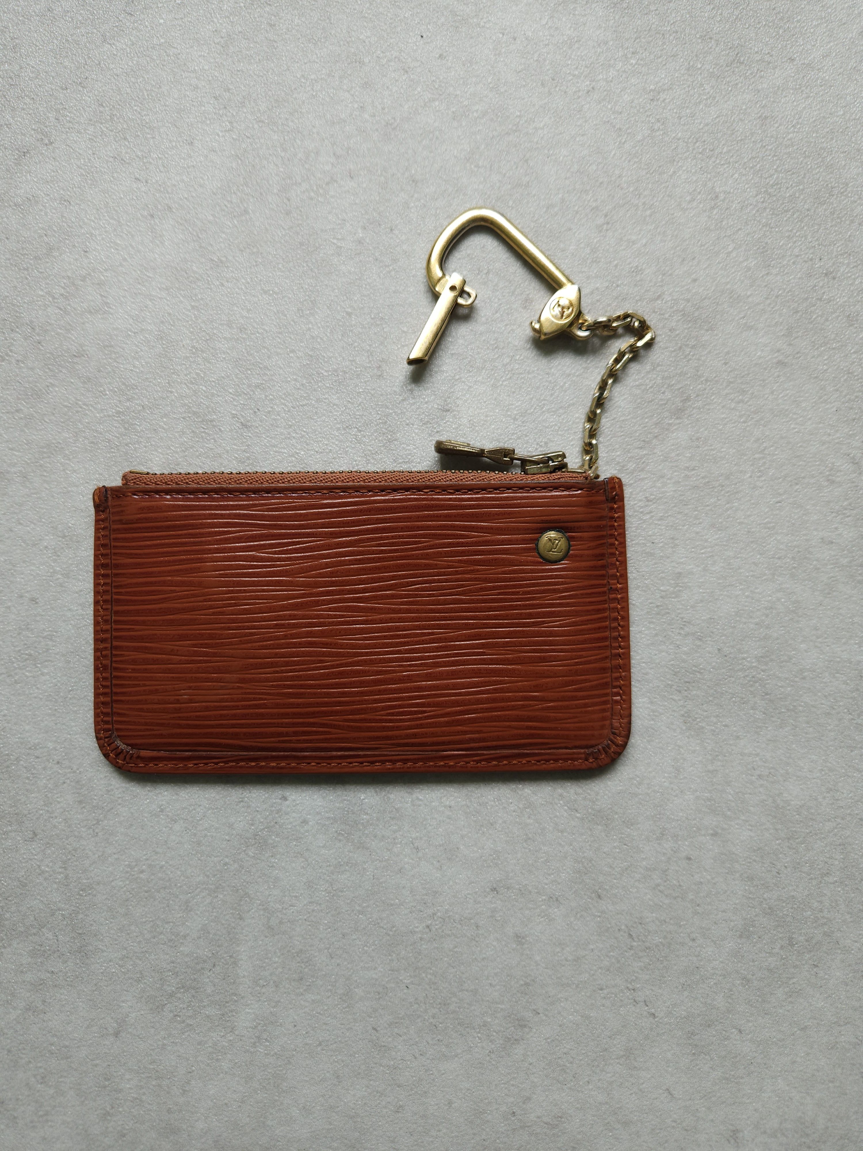 Louis Vuitton Vintage Louis Vuitton epi leather pochette cle Size ONE SIZE - 2 Thumbnail
