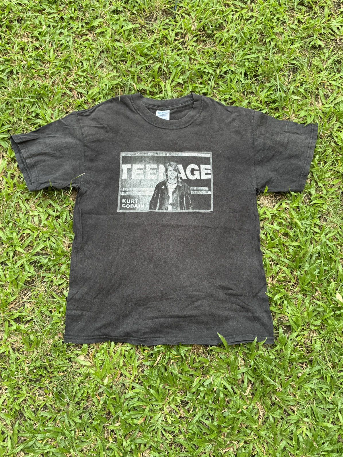 Band Tees × Teenage × Vintage Vintage 2002 Teenage Kurt Cobain thrashed Tees Size US L / EU 52-54 / 3 - 1 Thumbnail