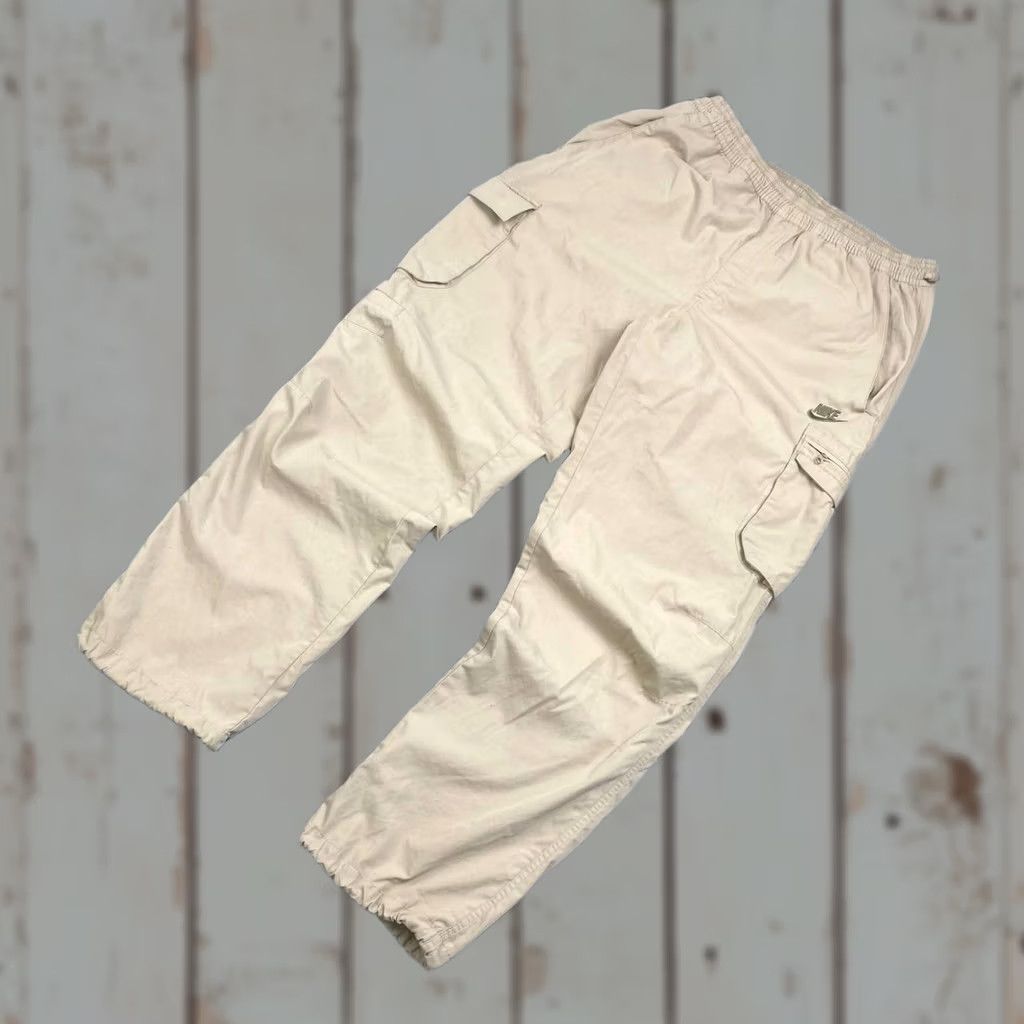Nike VINTAGE Nike 00s Cargo Baggy Pants Men Size L Beige Wide-Leg Track Pants Pockets Drawstring Size US 33 - 1 Thumbnail