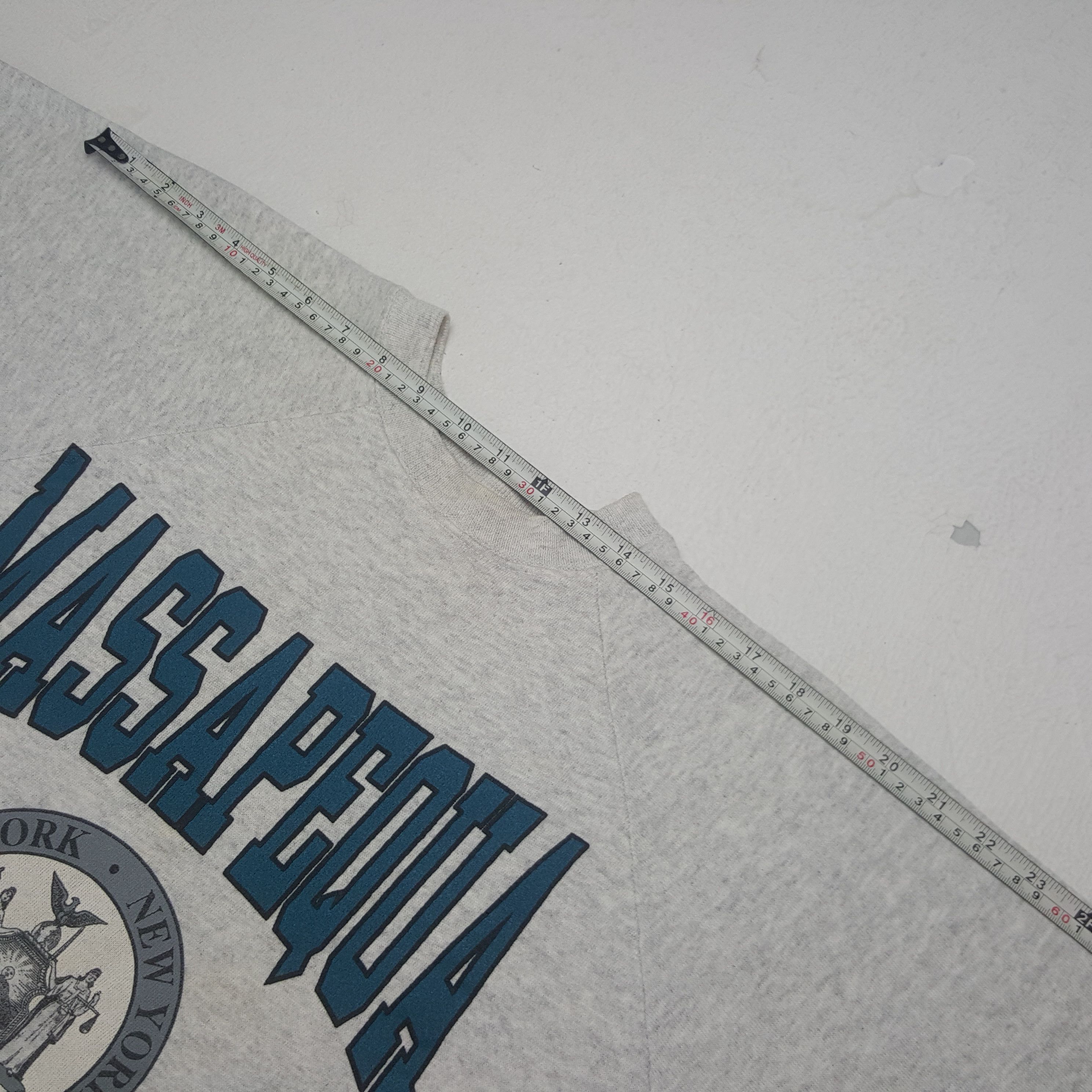 Vintage Vintage Massapequa New York Sweatshirt Size US L / EU 52-54 / 3 - 7 Thumbnail