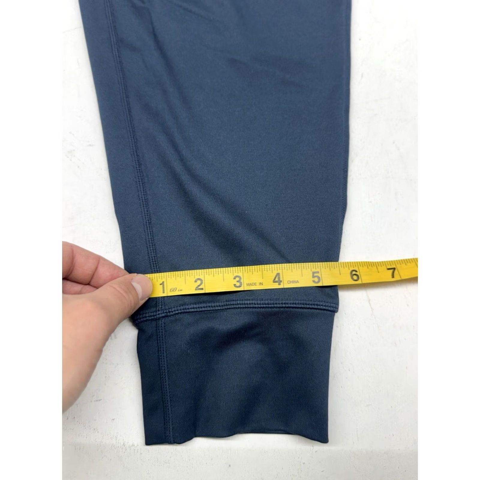 Vuori Vuori Sunday Performance Joggers Pants Blue Mens XL Athletic Tapered Zip Pocket Pockets Activewear Athleisure Jogger Casual Size US 36 / EU 52 - 4 Thumbnail