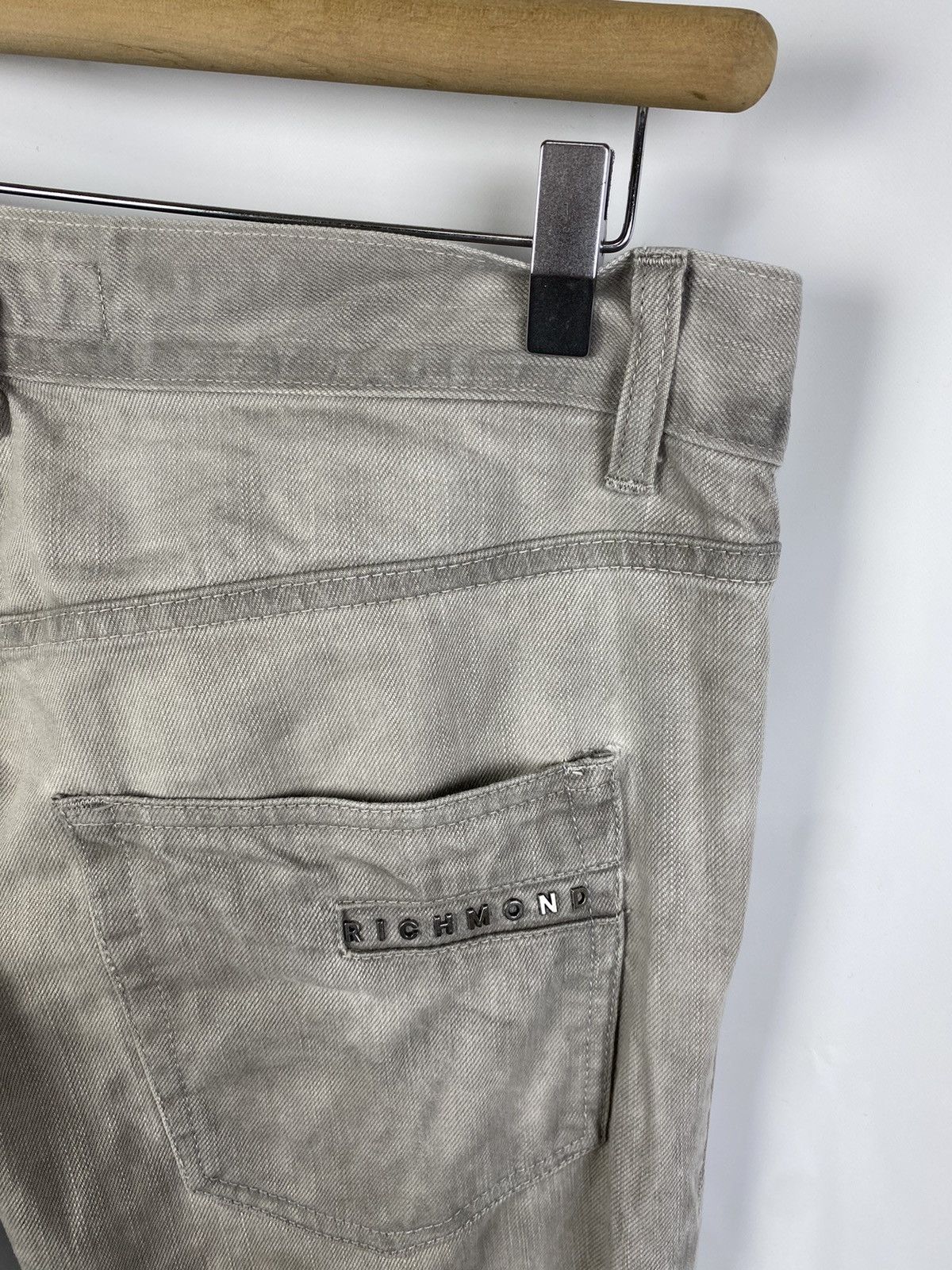 John Richmond Richmond Jeans Stone Washed Low Rise Denim Men size 32 Size US 32 / EU 48 - 6 Thumbnail
