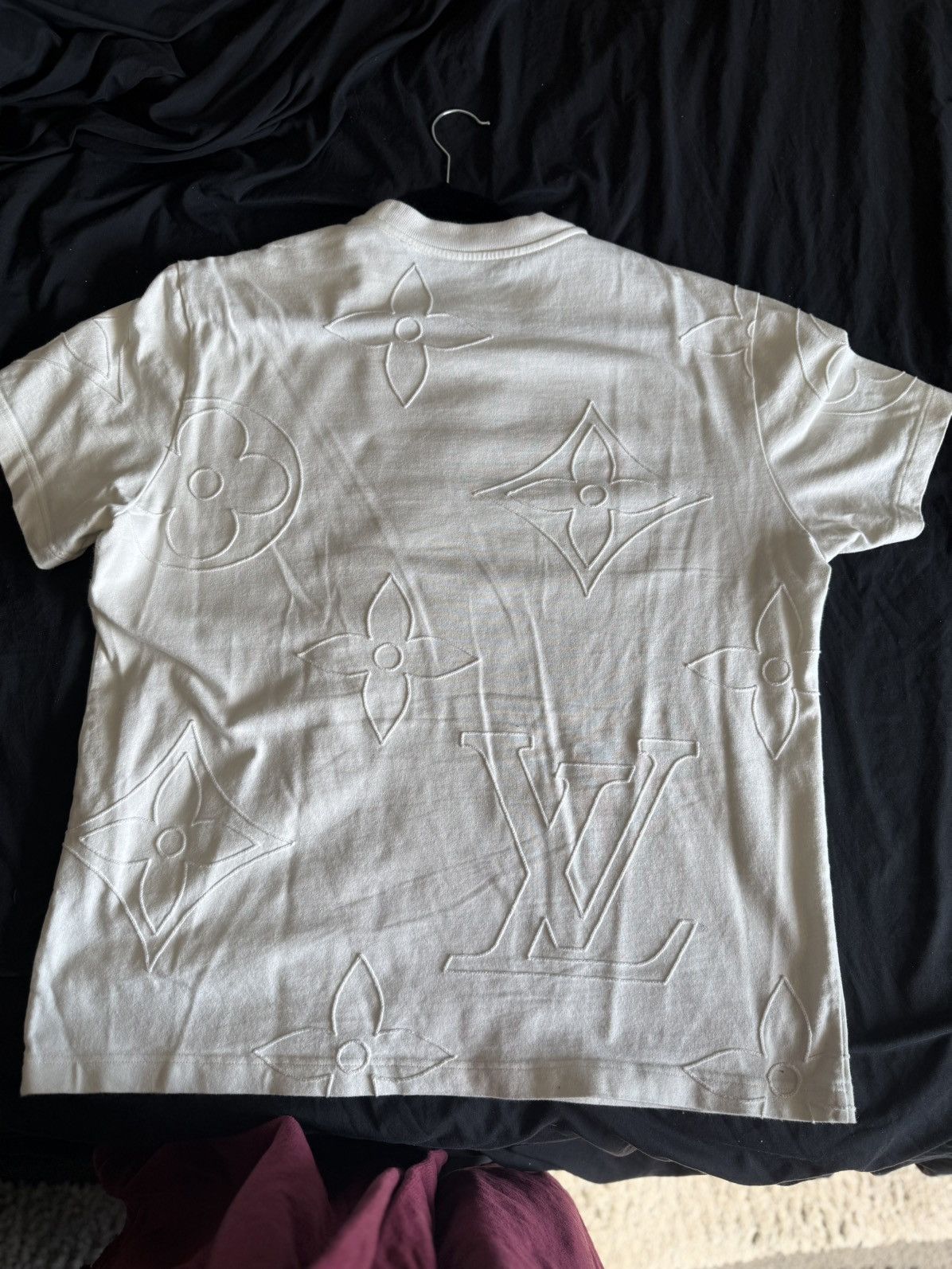 Louis Vuitton louis vuitton embroidered white tshirt Size US XL / EU 56 / 4 - 2 Thumbnail