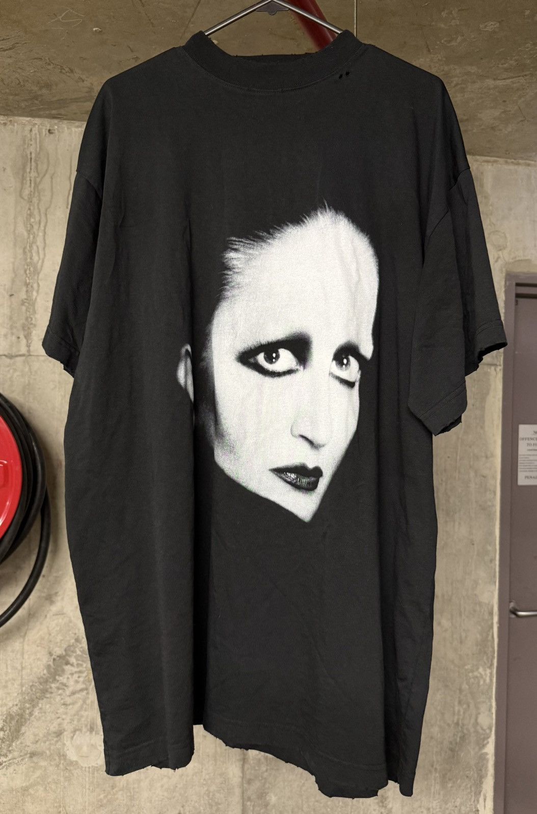 送料込+BALENCIAGA+Balenciaga Music | Mina Series Tシャツ Balenciaga Balenciaga Music Mina Series Oversized T-Shirt