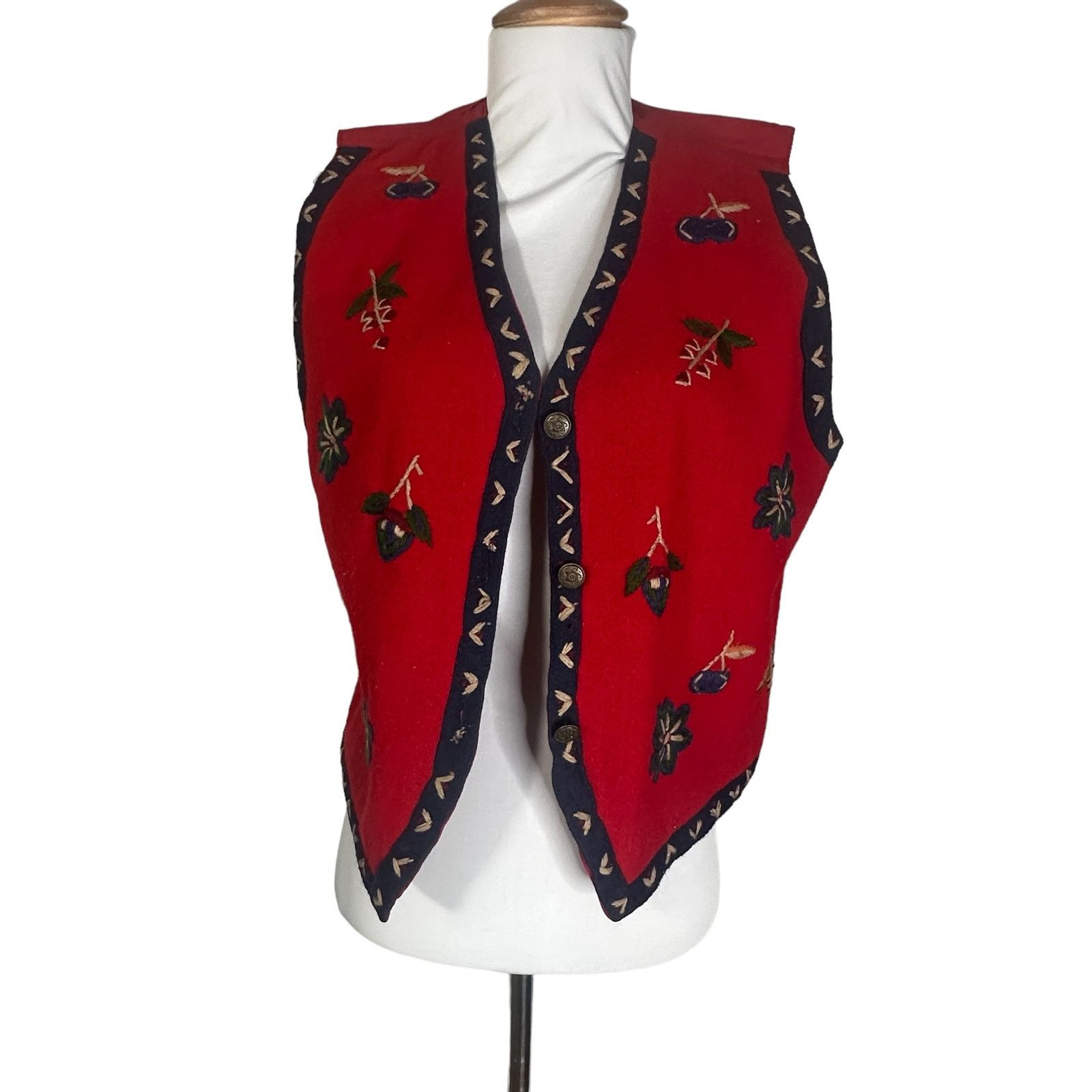 Vintage Vintage 1980s Red Felted Wool Embroidered Vest L Size L / US 10 / IT 46 - 2 Thumbnail