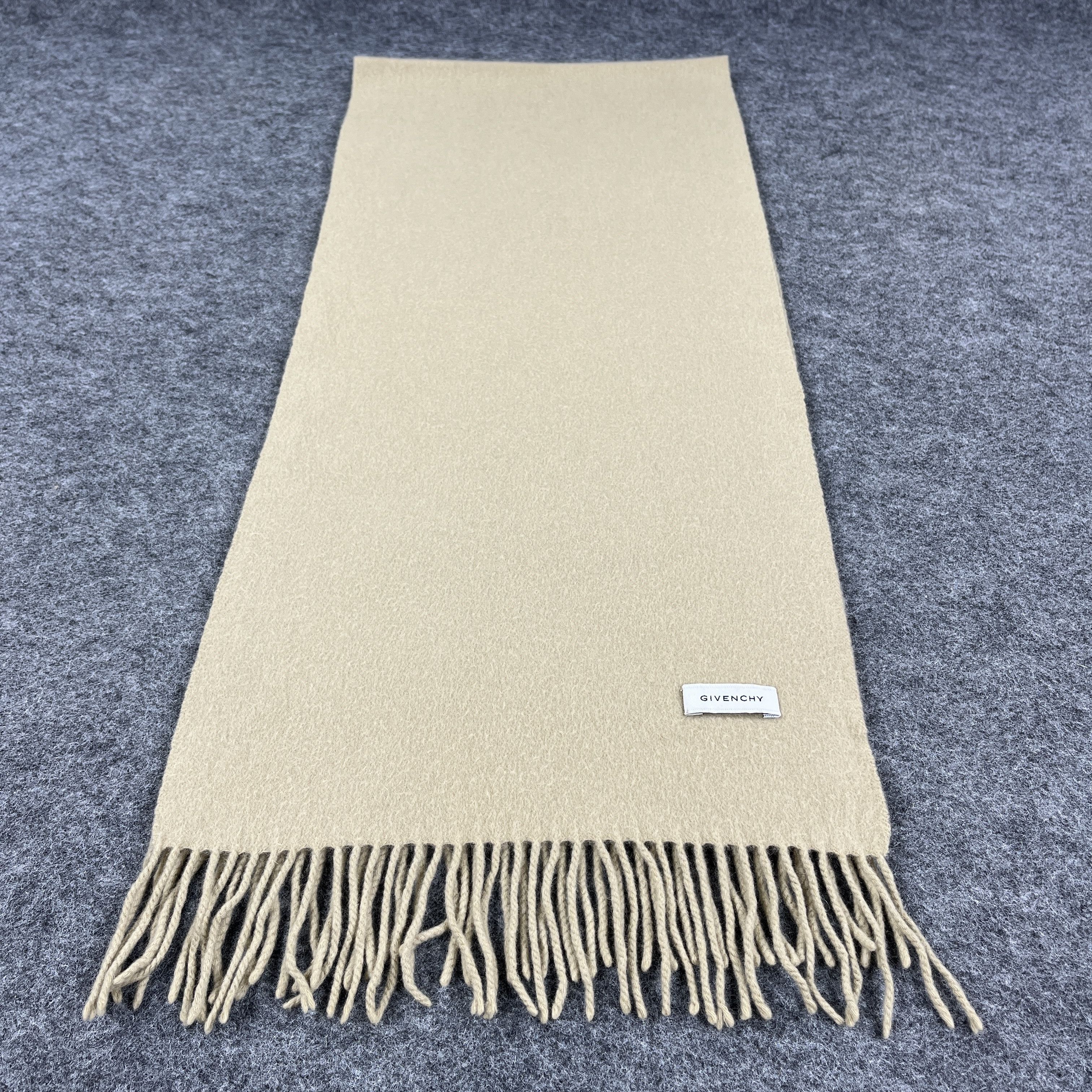 Givenchy × Vintage Givenchy Scarf / Muffler / Neckwear T996 Size ONE SIZE - 1 Thumbnail