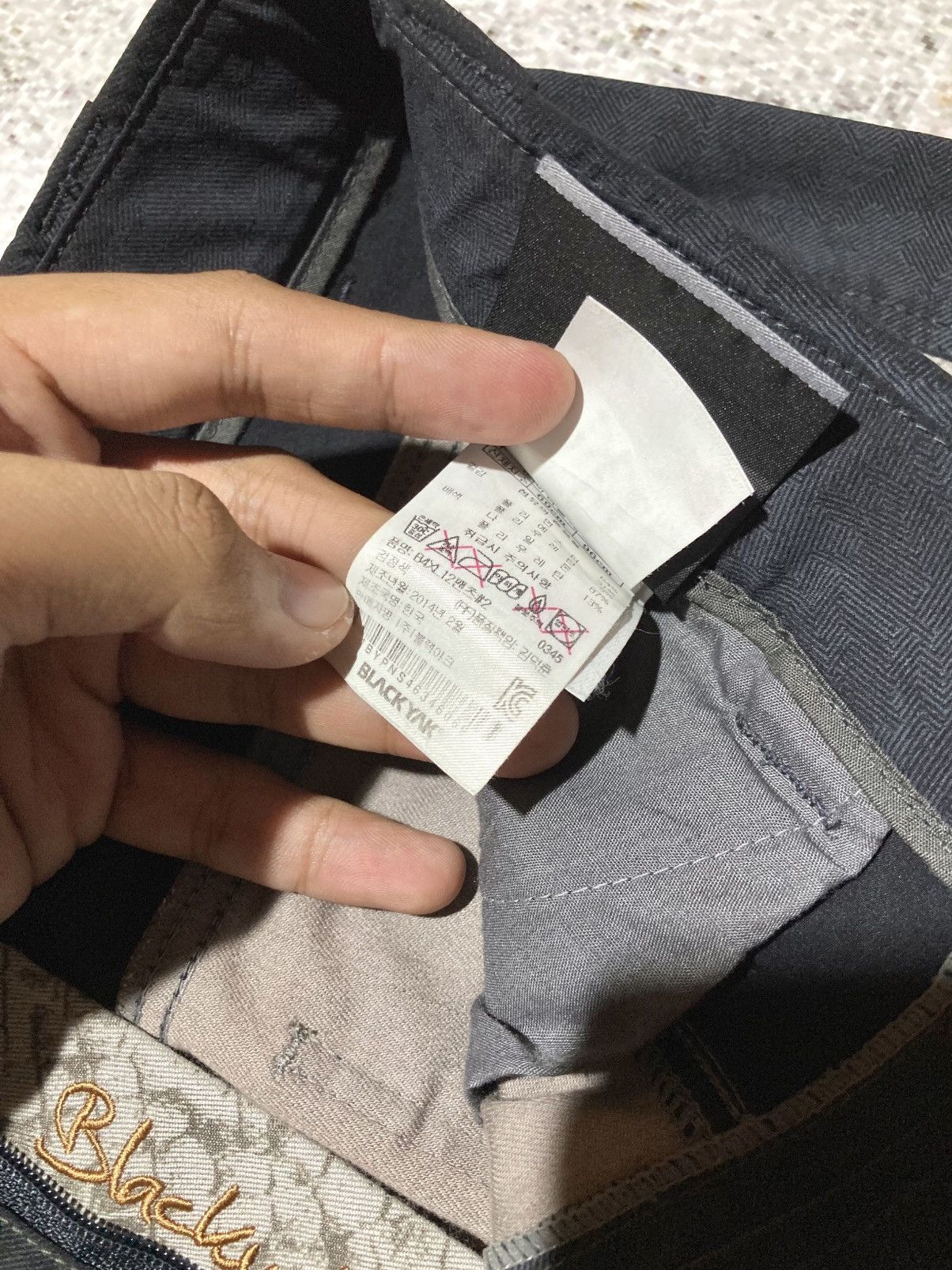 Japanese Brand 2000s BlackYak Snake Skin Pattern Nylon Outdoor Pants Size US 27 - 22 Thumbnail
