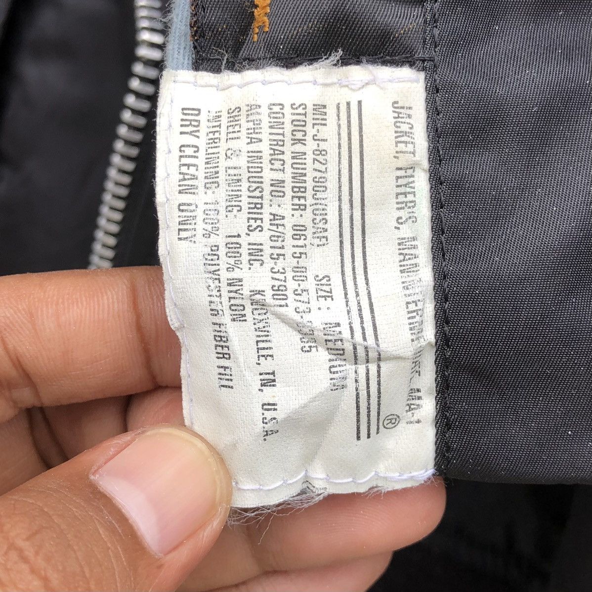 Alpha Industries Vintage MA-1 (USAF) Flyer's Intermediate Bomber Jacket Size US M / EU 48-50 / 2 - 19 Thumbnail
