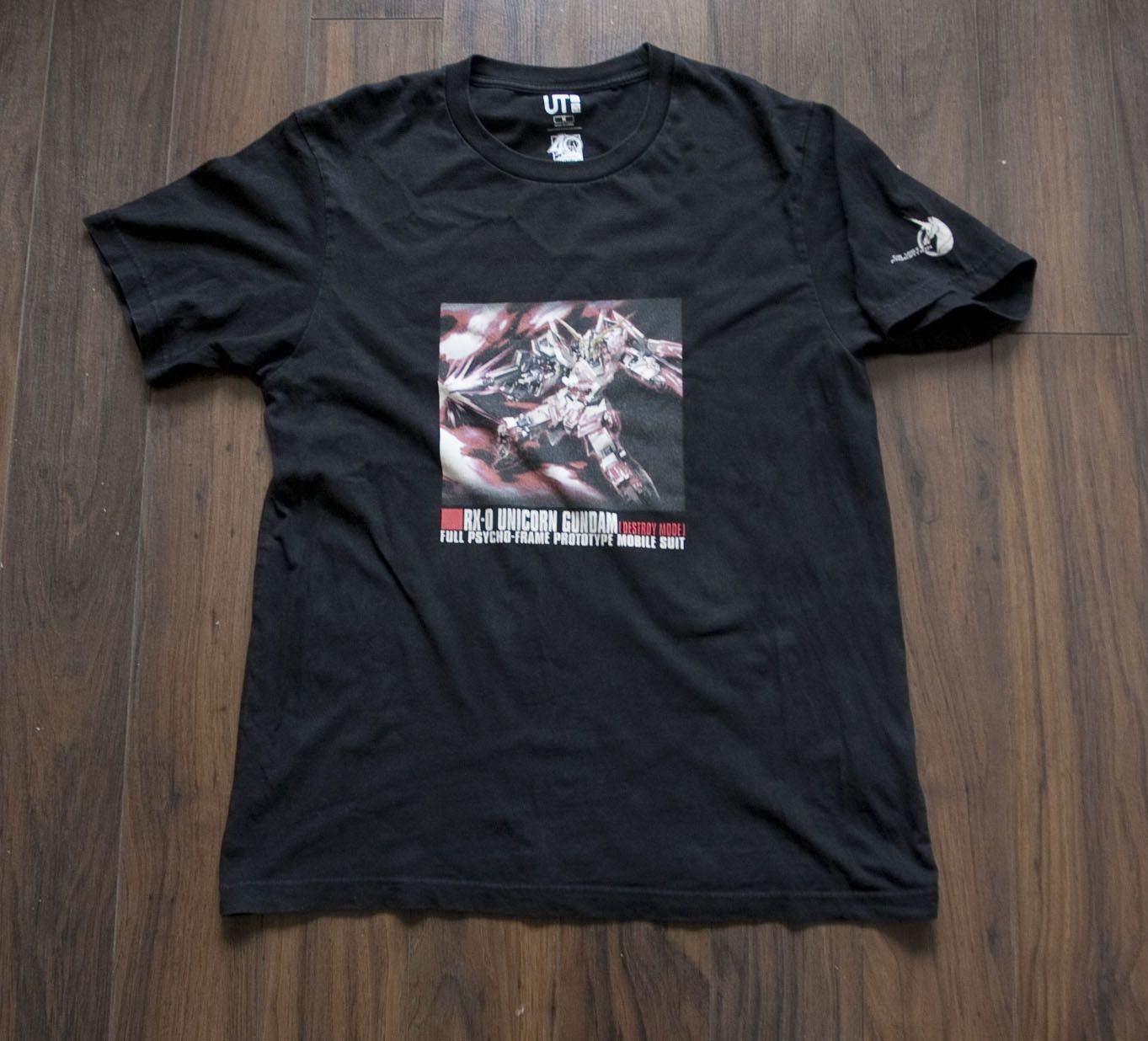 Uniqlo Gundam x Uniqlo T Shirt Gunpla Manga Size M Black Size US M / EU 48-50 / 2 - 1 Thumbnail