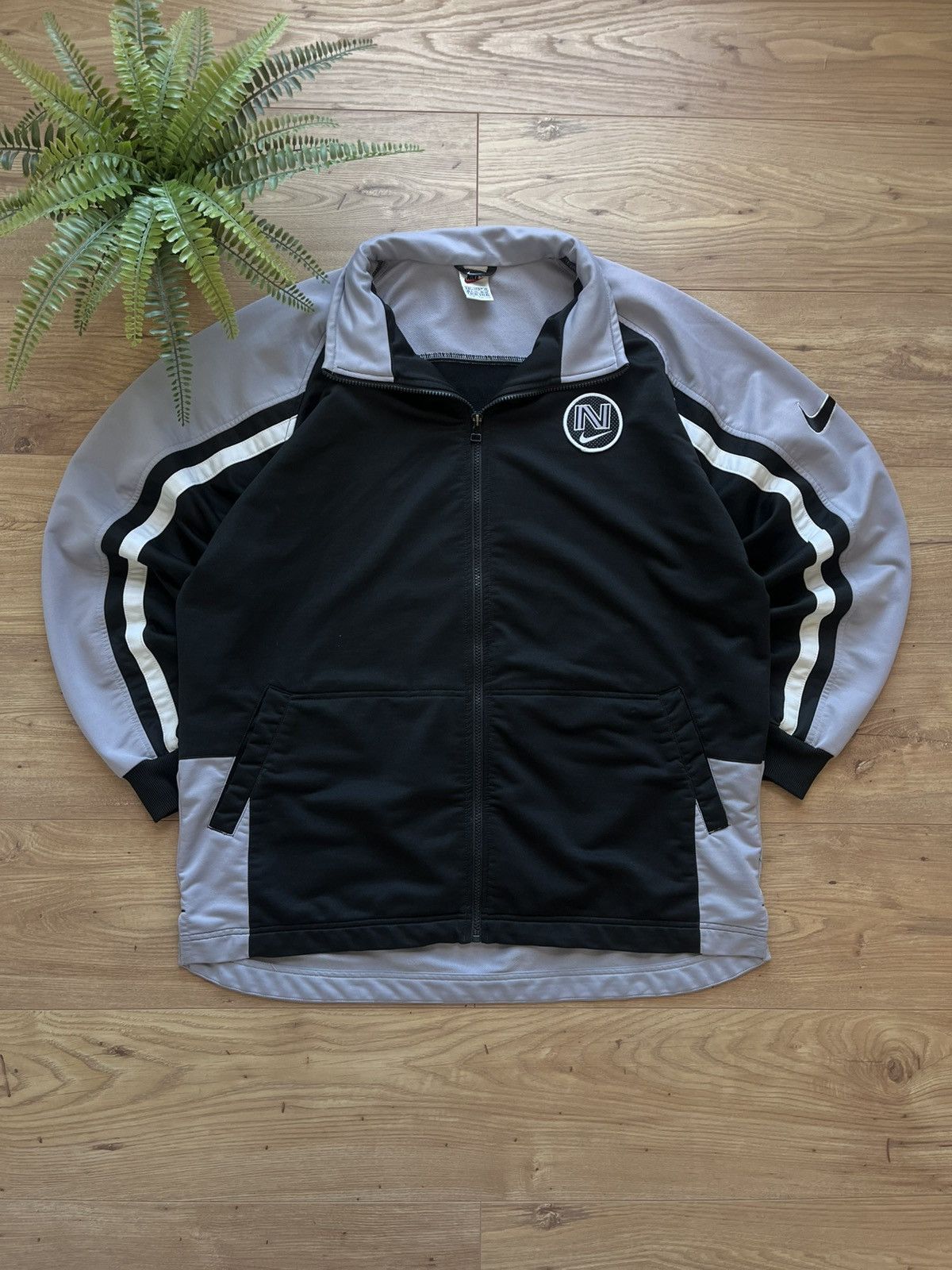 Nike 90’s NIKE MULTILOGO RETRO SWOOSH Y2K RARE TRACK JACKET Size US L / EU 52-54 / 3 - 1 Thumbnail