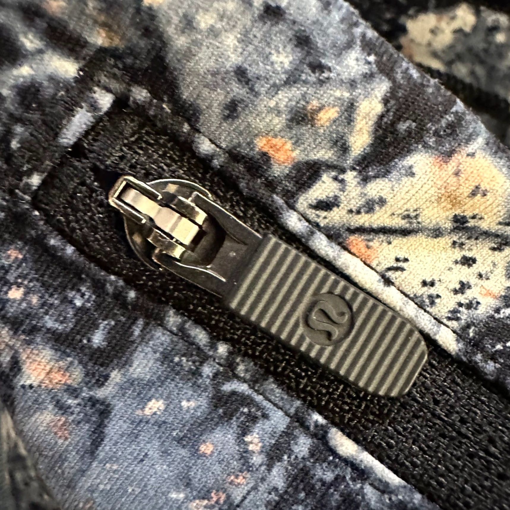 Lululemon Lululemon Speed Up Crop 21 Leggings Women's Size 4 Vaporous Adobe Multi Floral Zip Pocket Pockets Quick-Dry Moisture Wicking Mid Rise 21 Inseam Size 27" / US 4 / IT 40 - 7 Thumbnail