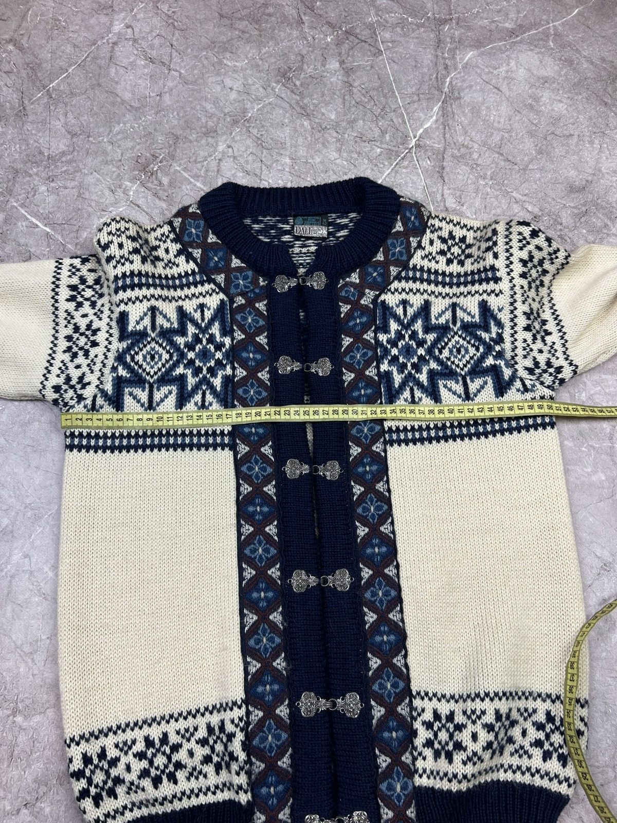 Dale Of Norway Vintage Dale Of Norway Pure Wool Cardigan Sweater Women Sz M Size M / US 6-8 / IT 42-44 - 10 Thumbnail