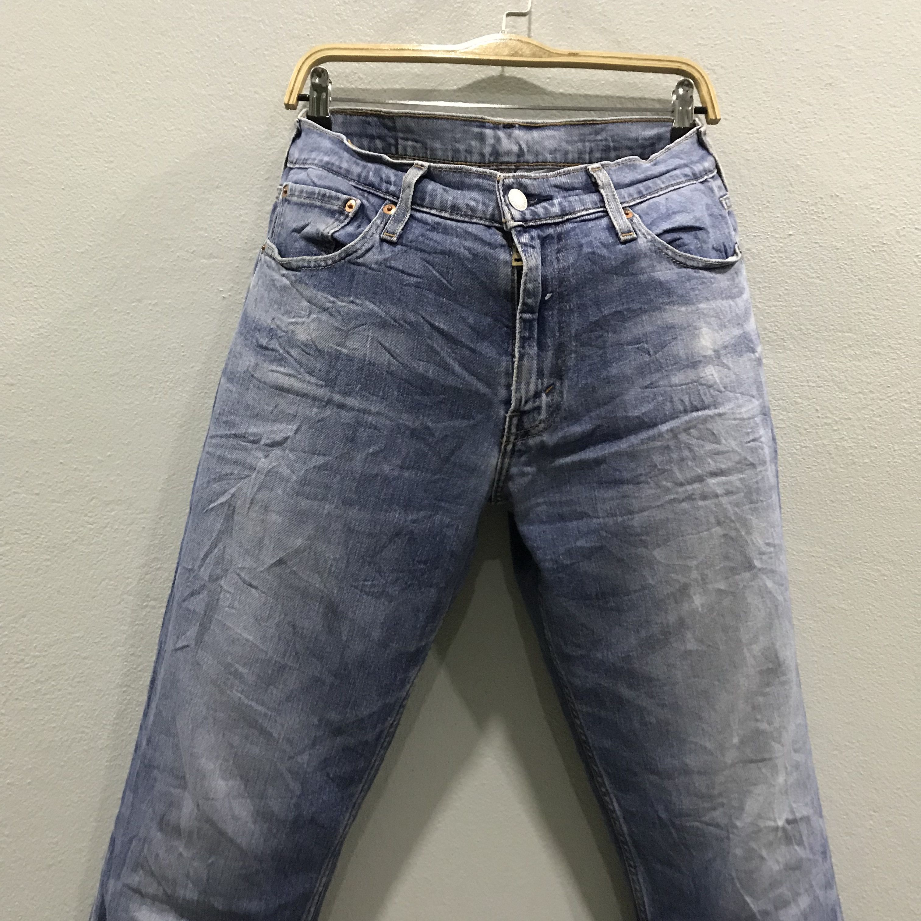 Levi's Vintage Levi’s 511 Slim Fit Jeans Light Wash Distressed Size US 32 / EU 48 - 3 Thumbnail