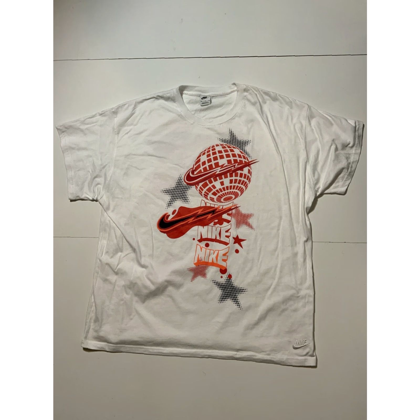Nike VINTAGE Nike Air Max 90 Electric High Collection Swoosh Globe Star Crew S/S T-Shirt XL Mens White Size US XL / EU 56 / 4 - 3 Thumbnail