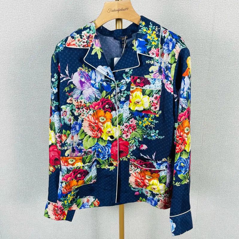 Louis Vuitton Louis Vuitton Multicolor Silk Women's Shirt 0089 Size S / US 4 / IT 40 - 1 Thumbnail