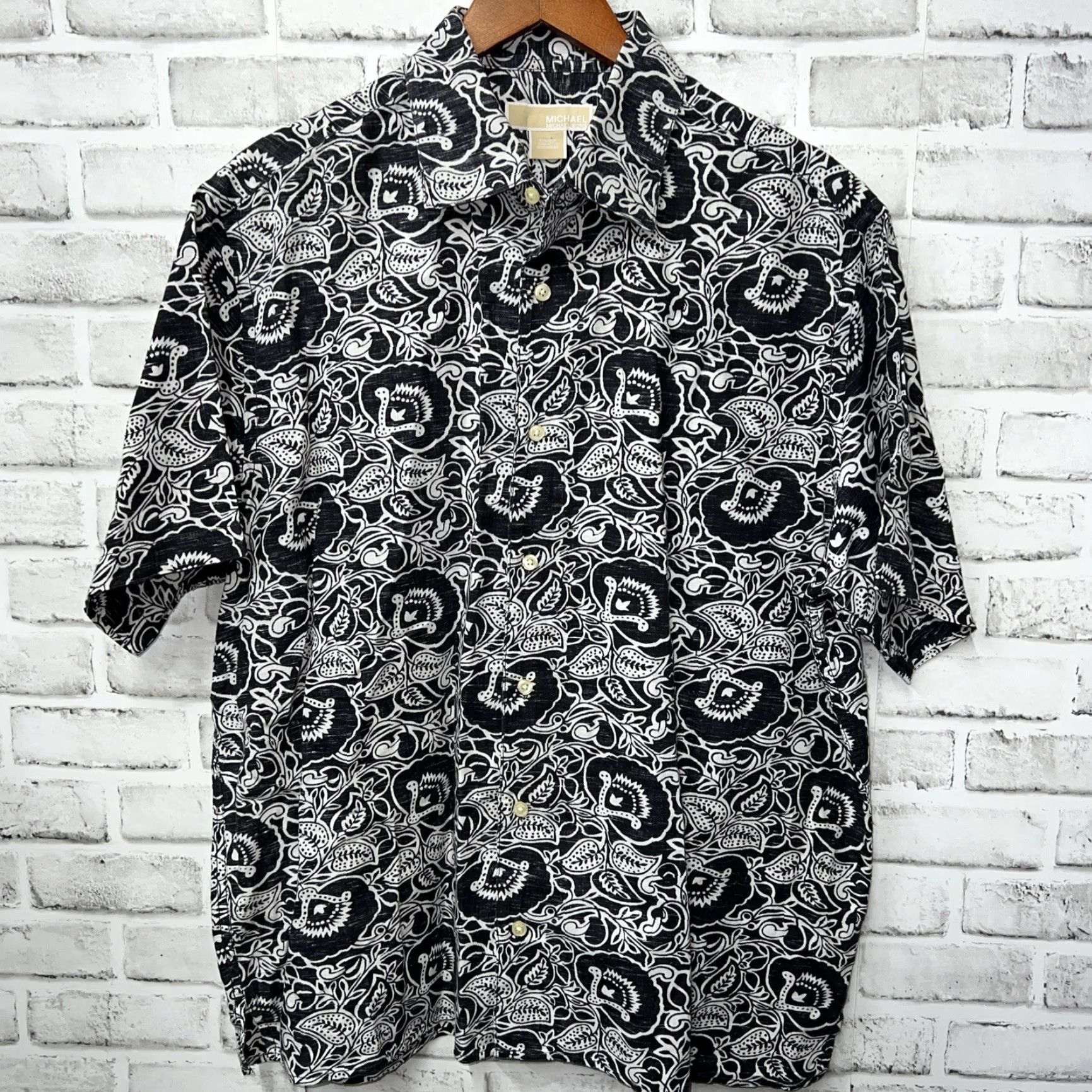 Michael Kors Michael Kors Linen Blend Black Hawaiian Style Shirt Mens Size L Shirt Short Sleeve Button-Up Hawaii Black Michael Kors Men L Size US L / EU 52-54 / 3 - 2 Thumbnail