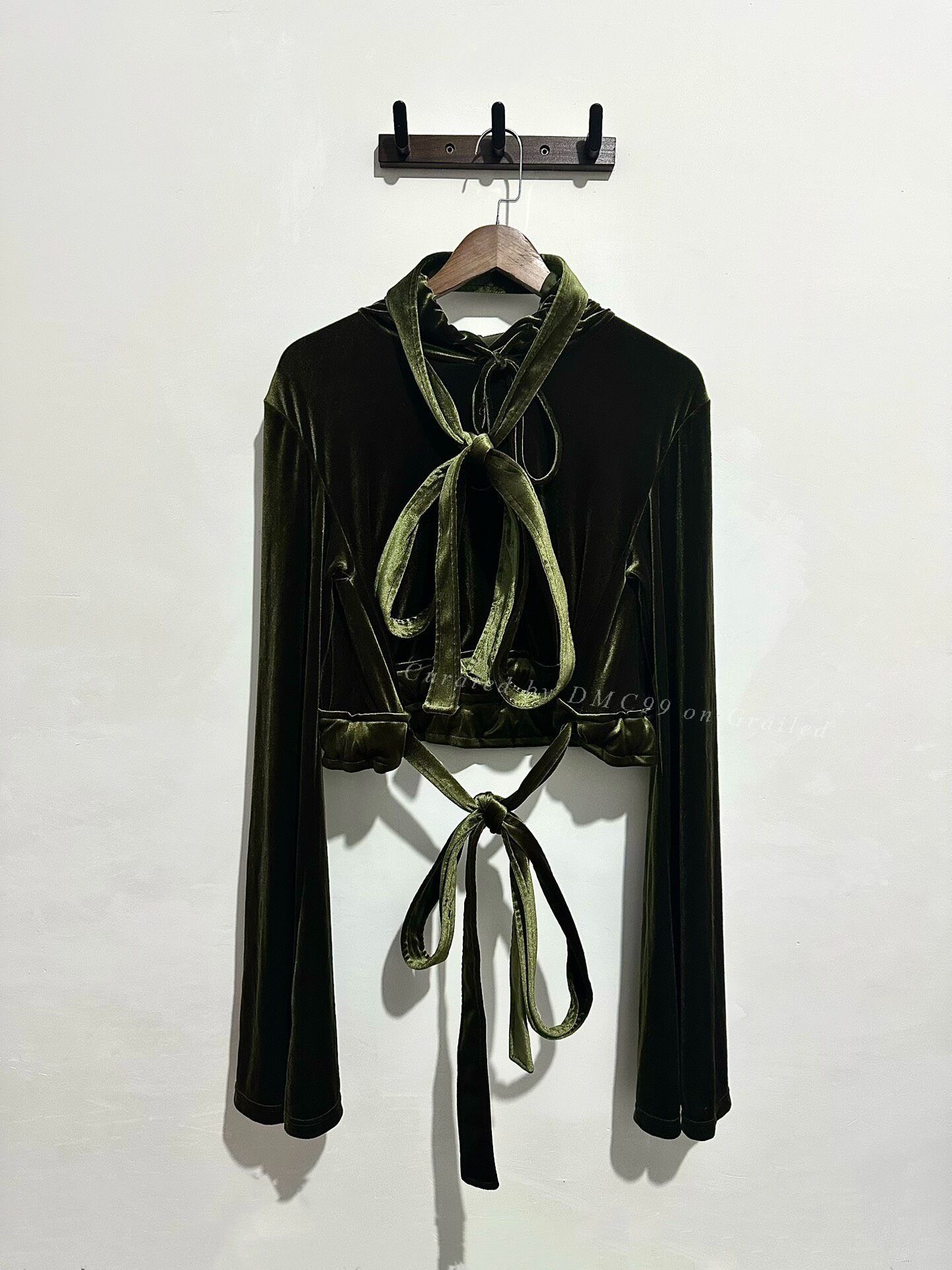 Good Design Shop Comme des Garcons Y/project Velvet Pleated Multi-Strap Sweatshirt Size S / US 4 / IT 40 - 1 Thumbnail