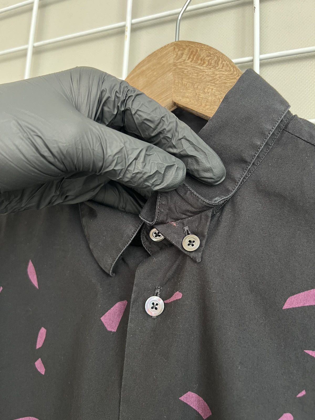 Alexander McQueen Alexander McQueen Swallow Bard Button Shirt Size IT46 or S Size US S / EU 44-46 / 1 - 16 Thumbnail