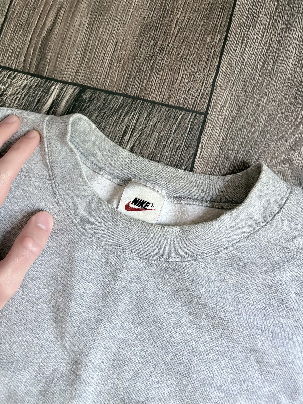 Nike Y2K Nike Swoosh Gray Crewneck Vintage Sweatshirt Made In USA Size US L / EU 52-54 / 3 - 5 Thumbnail