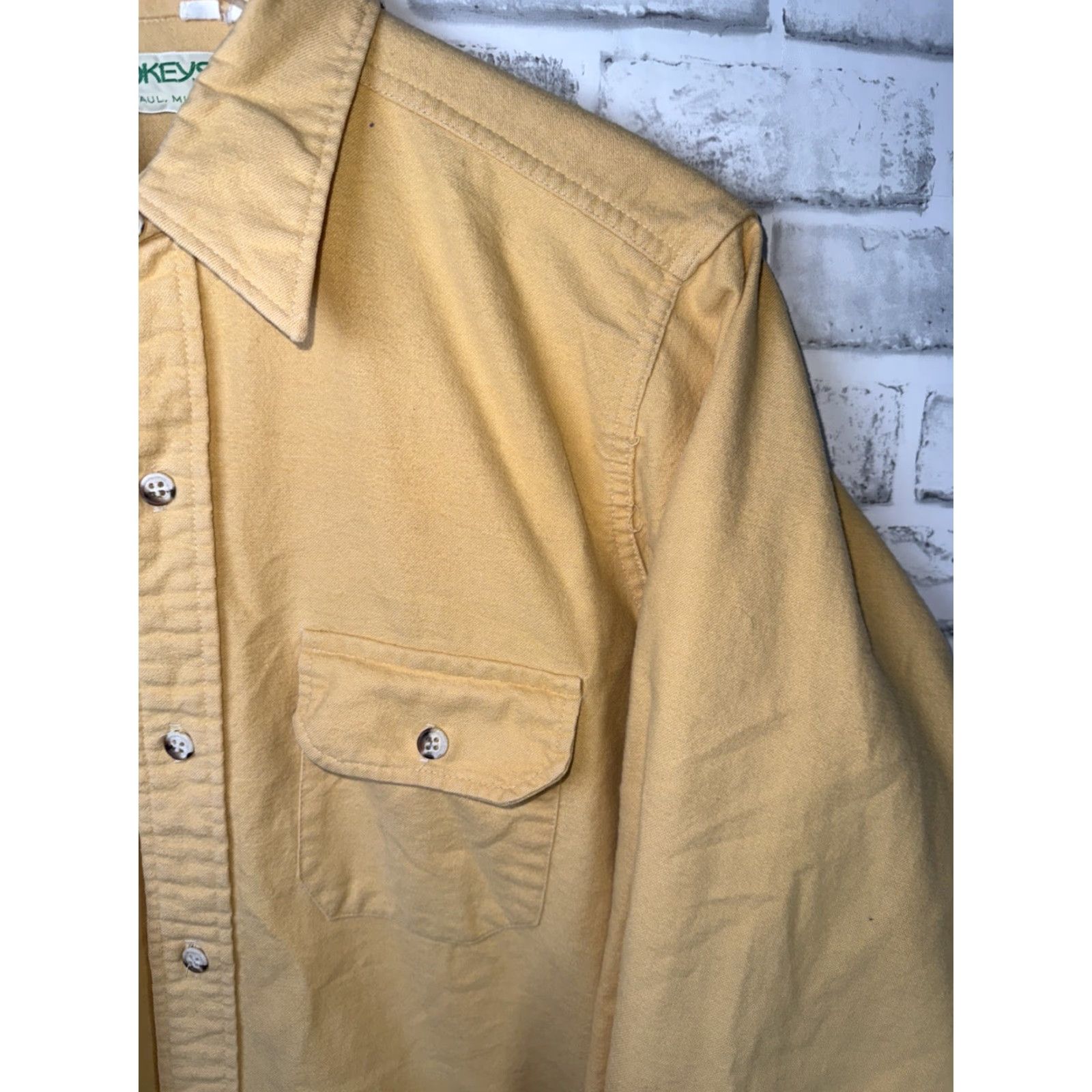 Vintage VINTAGE gokey Button Up SHIRT MN USA MENS Yellow Cotton Chamois Flannel Heavyweight Pockets Long Sleeve Button-Up, Casual, Fall, Spring, Winter Mens Size US M / EU 48-50 / 2 - 3 Thumbnail