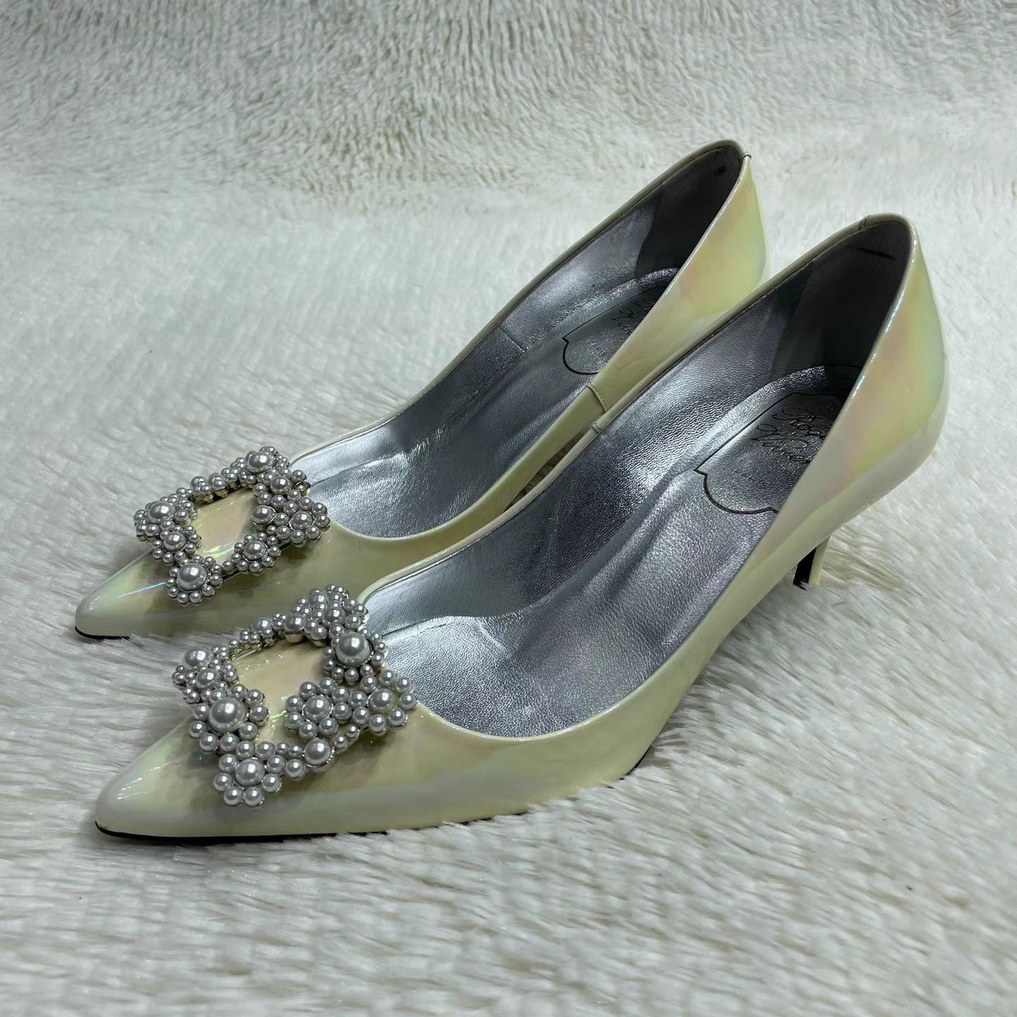 Roger Vivier Roger Vivier Flower Strass Leather Stiletto Heel Pumps K15 Size US 6 / IT 36 - 1 Thumbnail