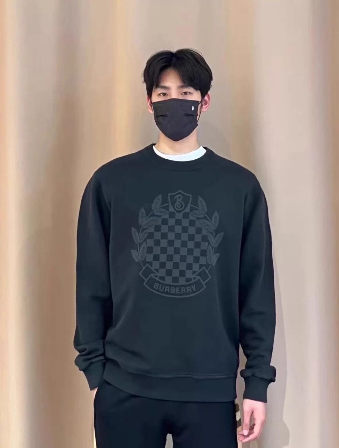 Burberry Burberry Washed Black Check Wheat Logo Sweatshirt Unisex S Size US S / EU 44-46 / 1 - 7 Thumbnail