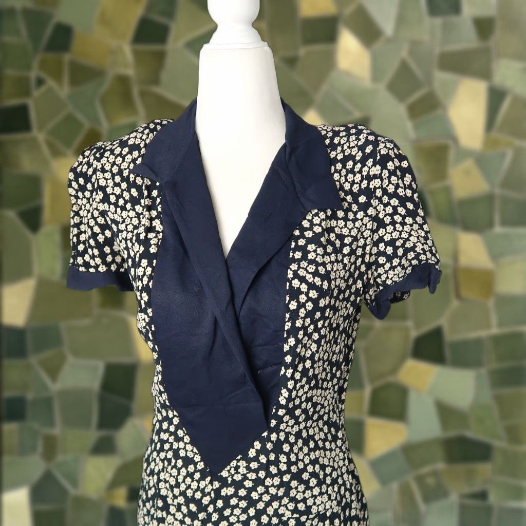 Vintage VINTAGE 90s shirt dress navy blue cream ditsy floral midi S Bohemian casual Size S / US 4 / IT 40 - 1 Thumbnail