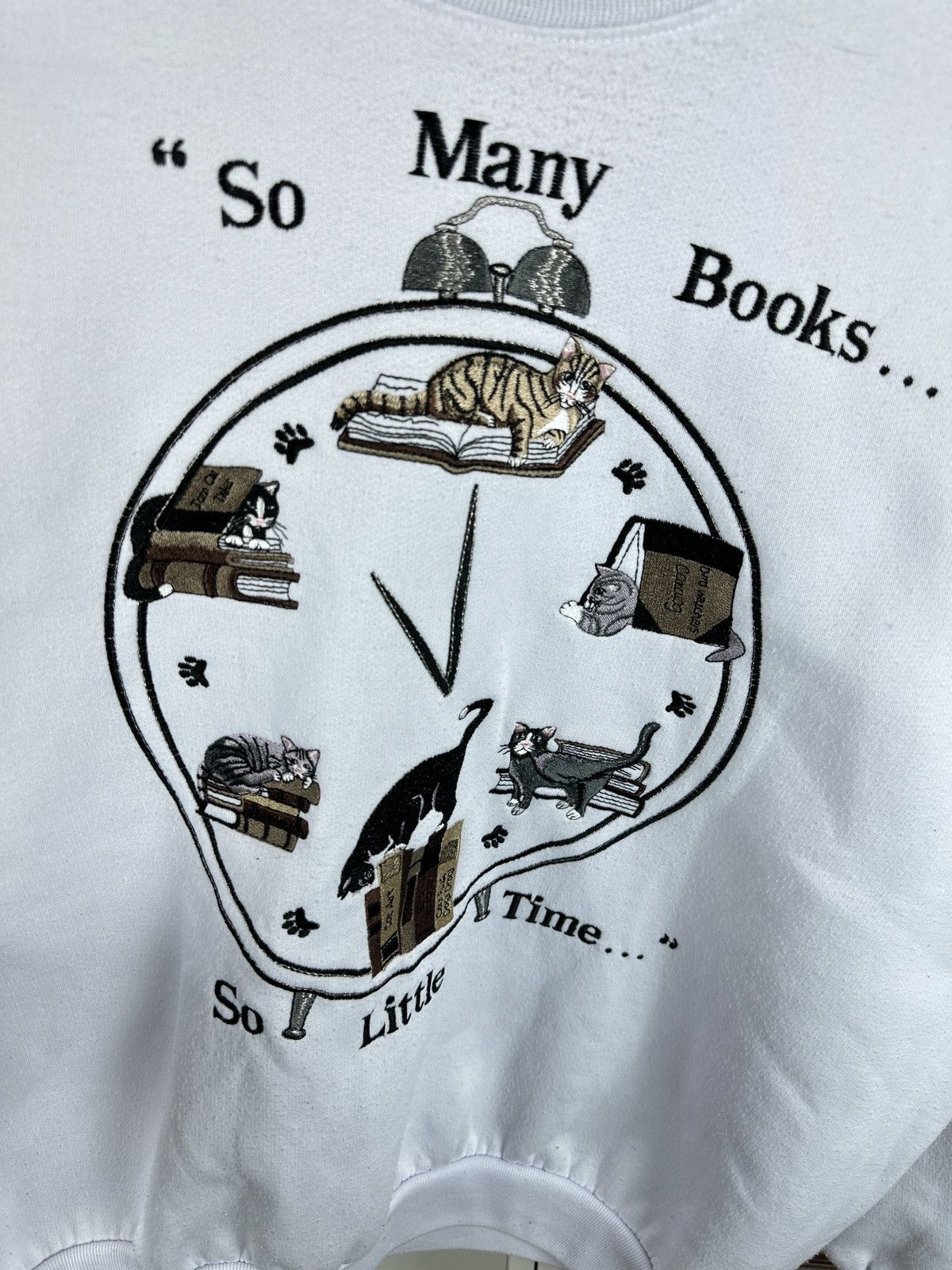 Other Vintage 2000s cute embroided art cats books crewneck Size US L / EU 52-54 / 3 - 3 Thumbnail