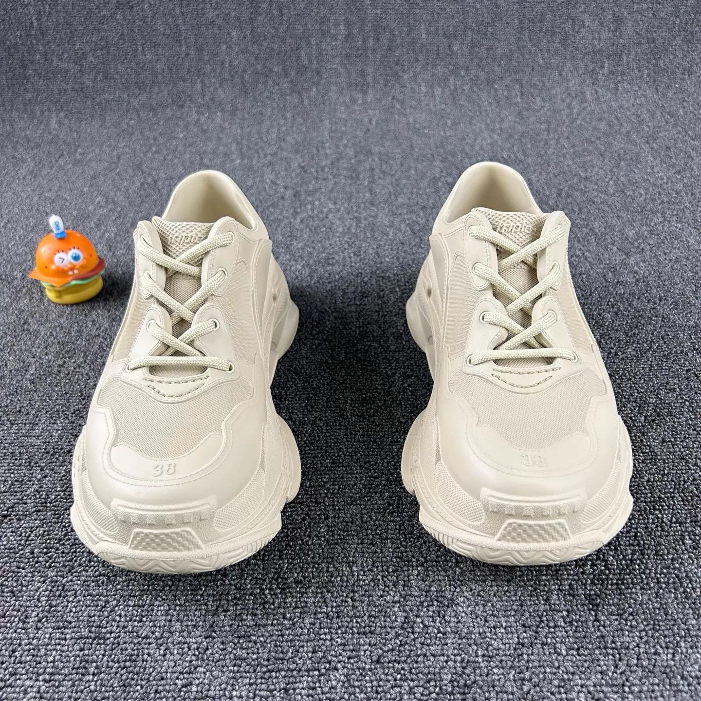 Balenciaga Balenciaga Triple S Beige Dad Shoe 38 Size US 7.5 / IT 37.5 - 2 Thumbnail