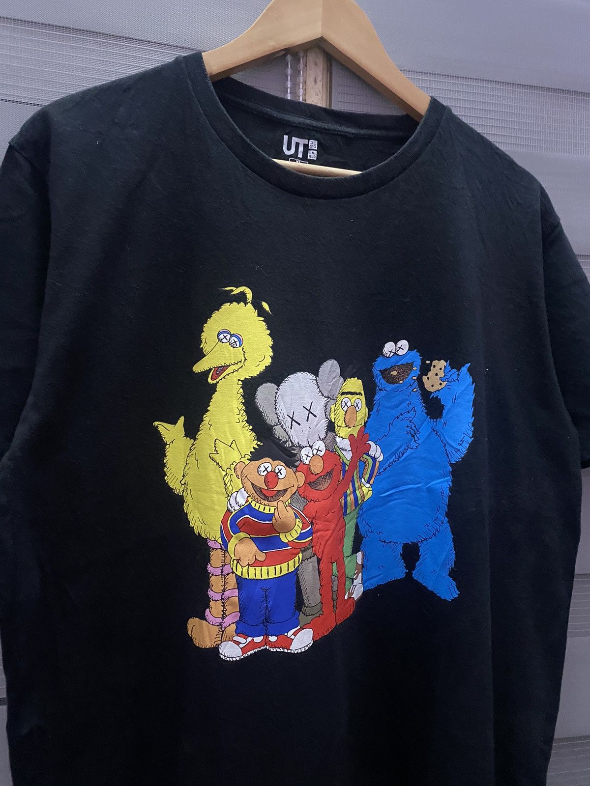 Cartoon Network Kaws X Uniqlo Sesame Street T-Shirt Size US XL / EU 56 / 4 - 2 Thumbnail