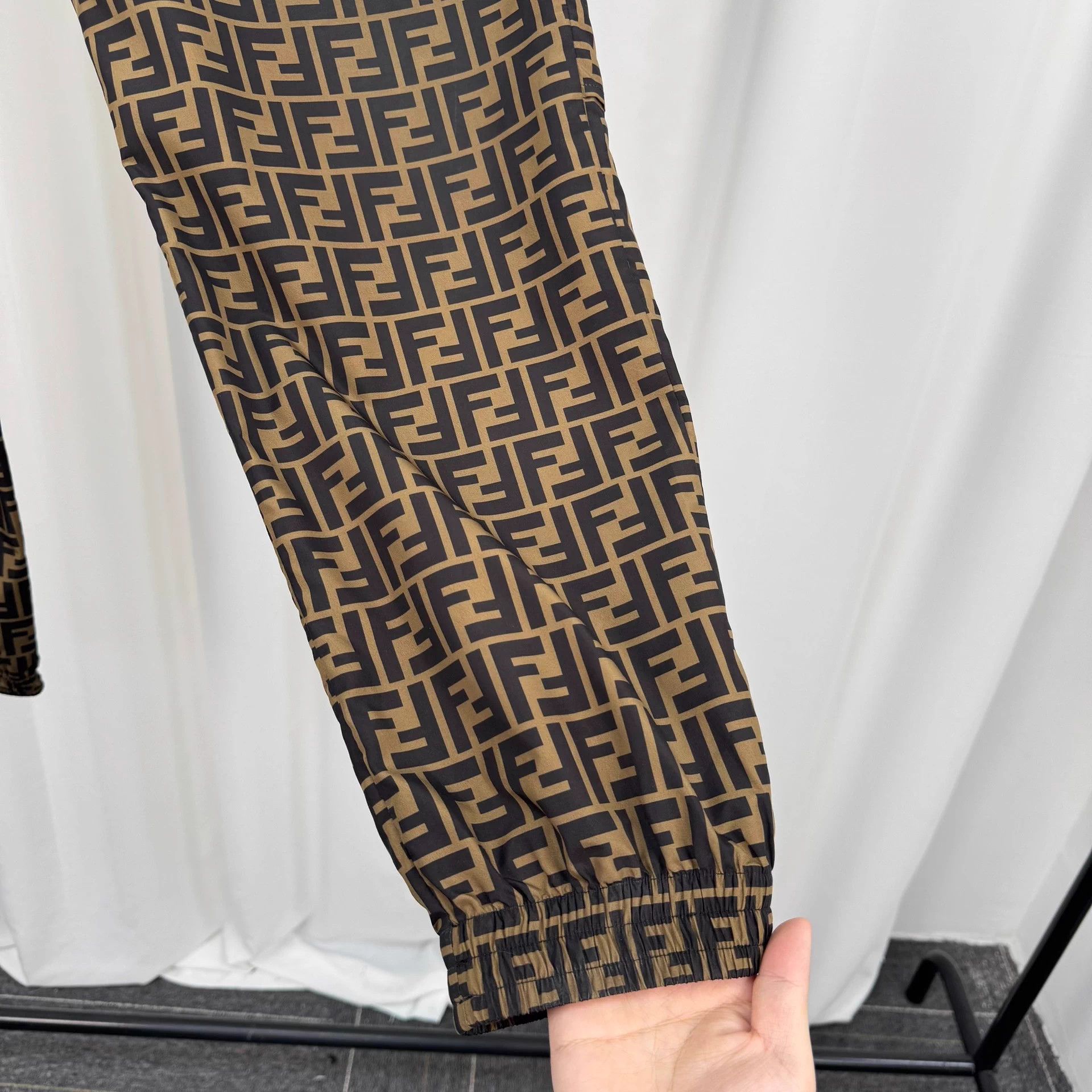 Fendi Fendi FF monogram all over dragon print pants 46 9/10 Size US 39 - 4 Thumbnail
