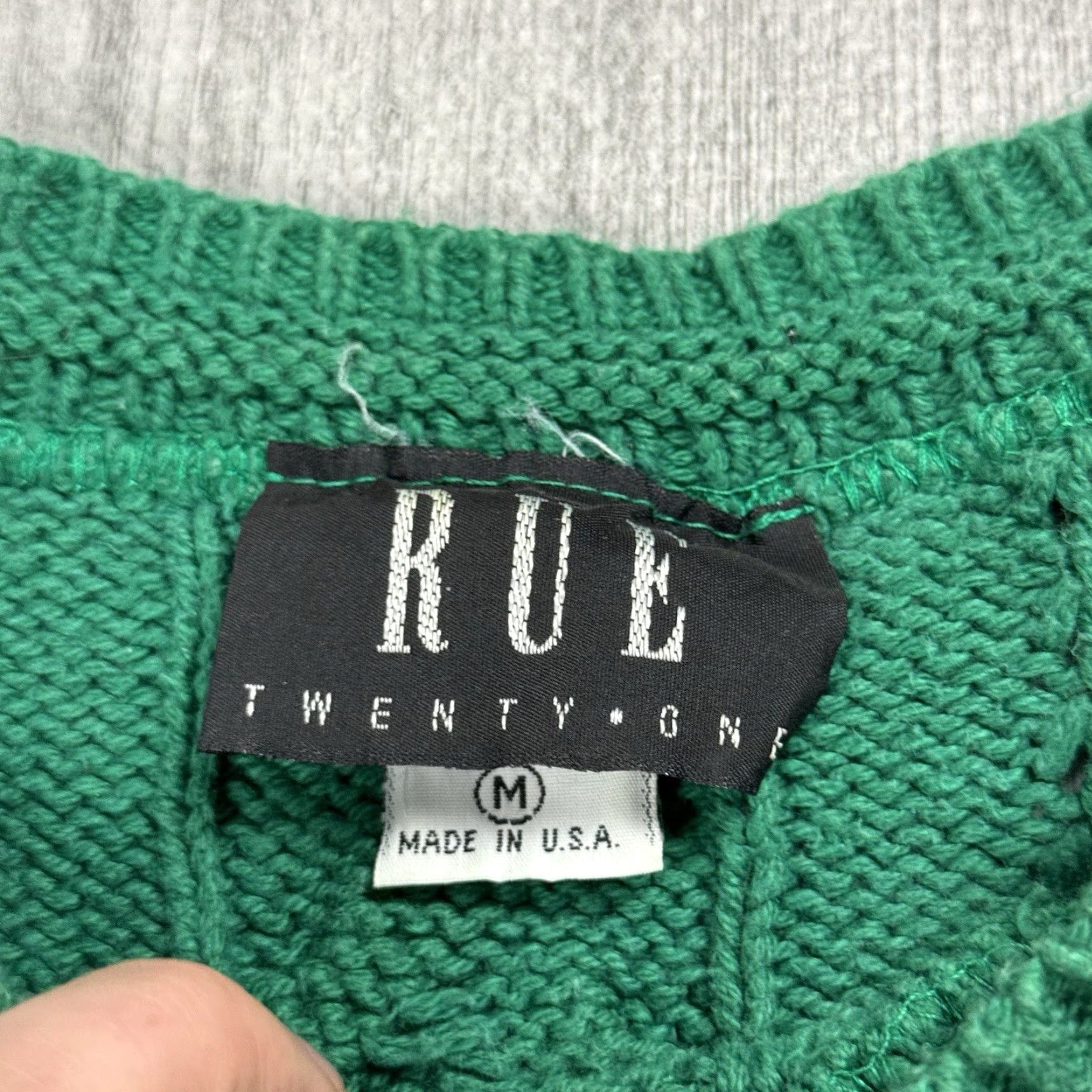 Vintage VINTAGE Rue21 Women's Cable Knit Sweater Pullover M Green 90s N/A Crewneck Long Sleeve Fall/Winter Knit Size M / US 6-8 / IT 42-44 - 3 Thumbnail