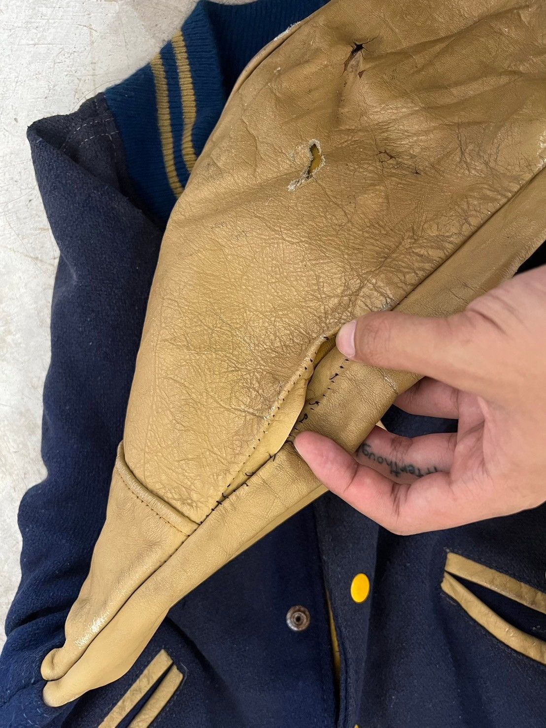 Vintage Thrashed 60s Vintage Butwin Varsity Jacket Distressed Grunge Size US M / EU 48-50 / 2 - 7 Thumbnail