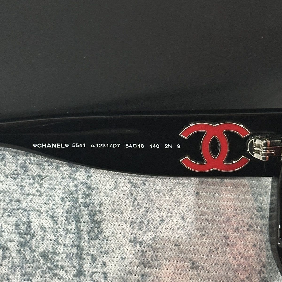 Chanel CHANEL 0CH5541 1231D7 SUNGLASSES Size ONE SIZE - 9 Thumbnail