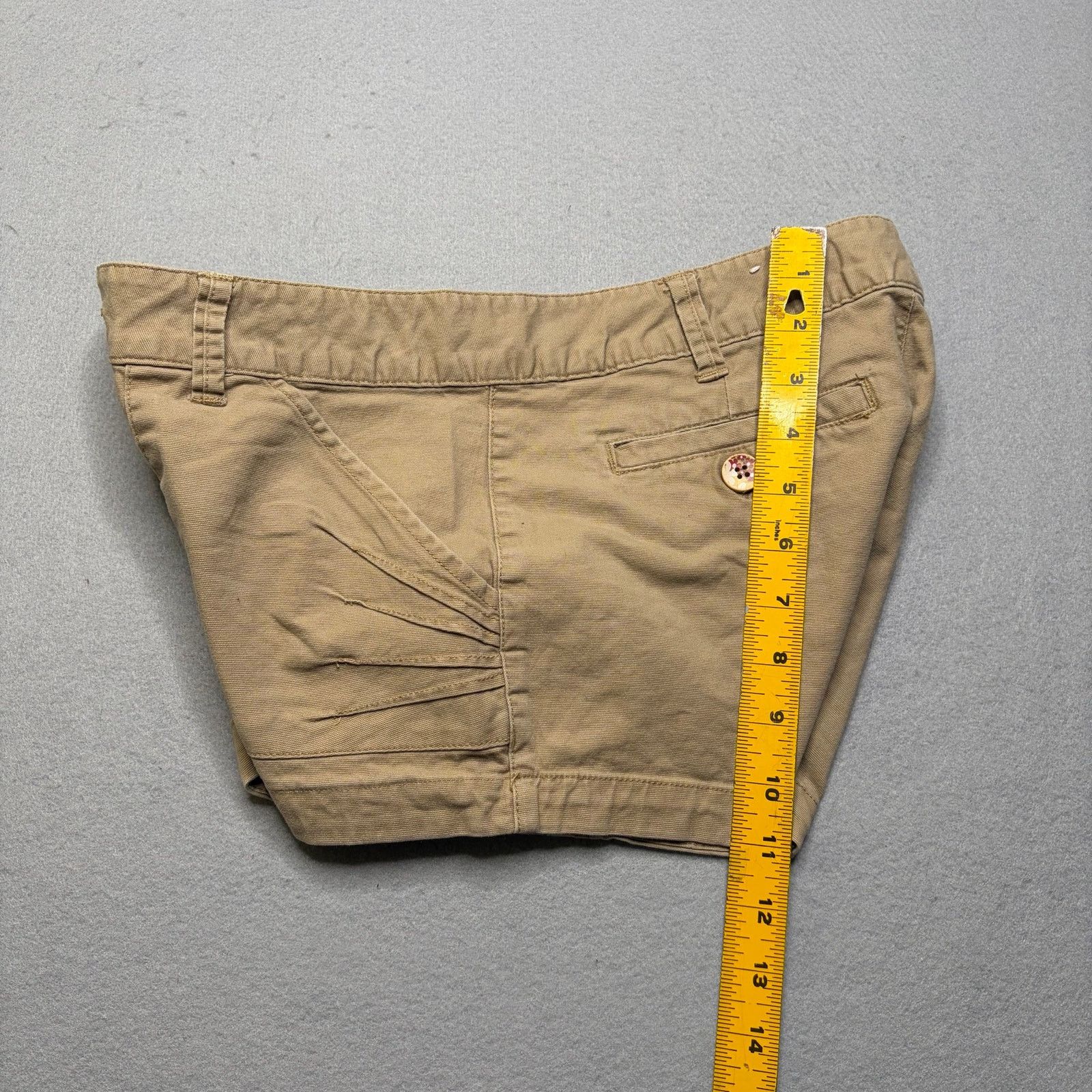 Ocean Pacific OP Women Khaki Shorts Size 9 Beige Low Rise Y2K Liw Rise 30 Size 30" / US 8 / IT 44 - 6 Thumbnail
