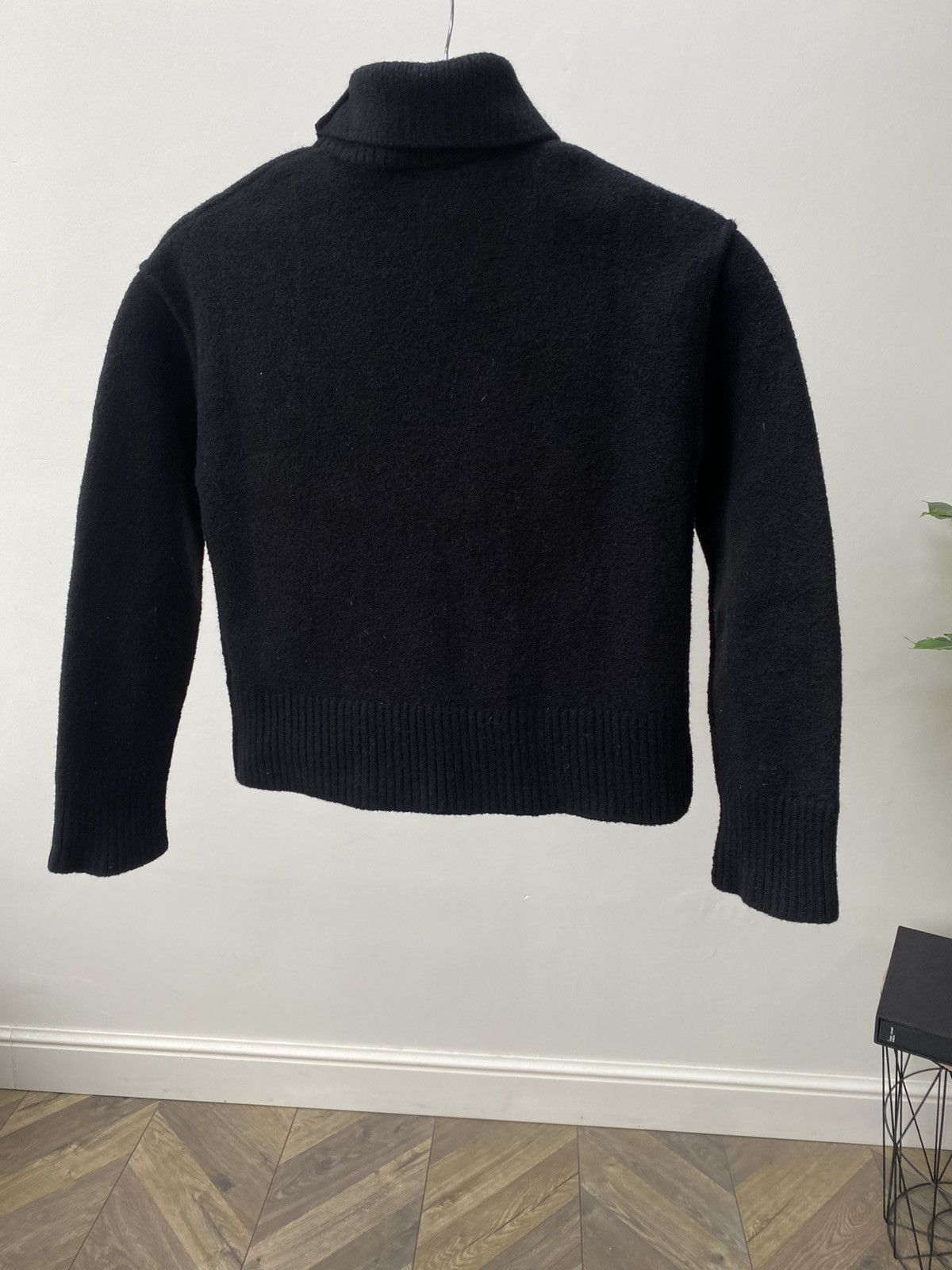 AMI Vintage Ami turtleneck womens sweater Size XS / US 0-2 / IT 36-38 - 9 Thumbnail